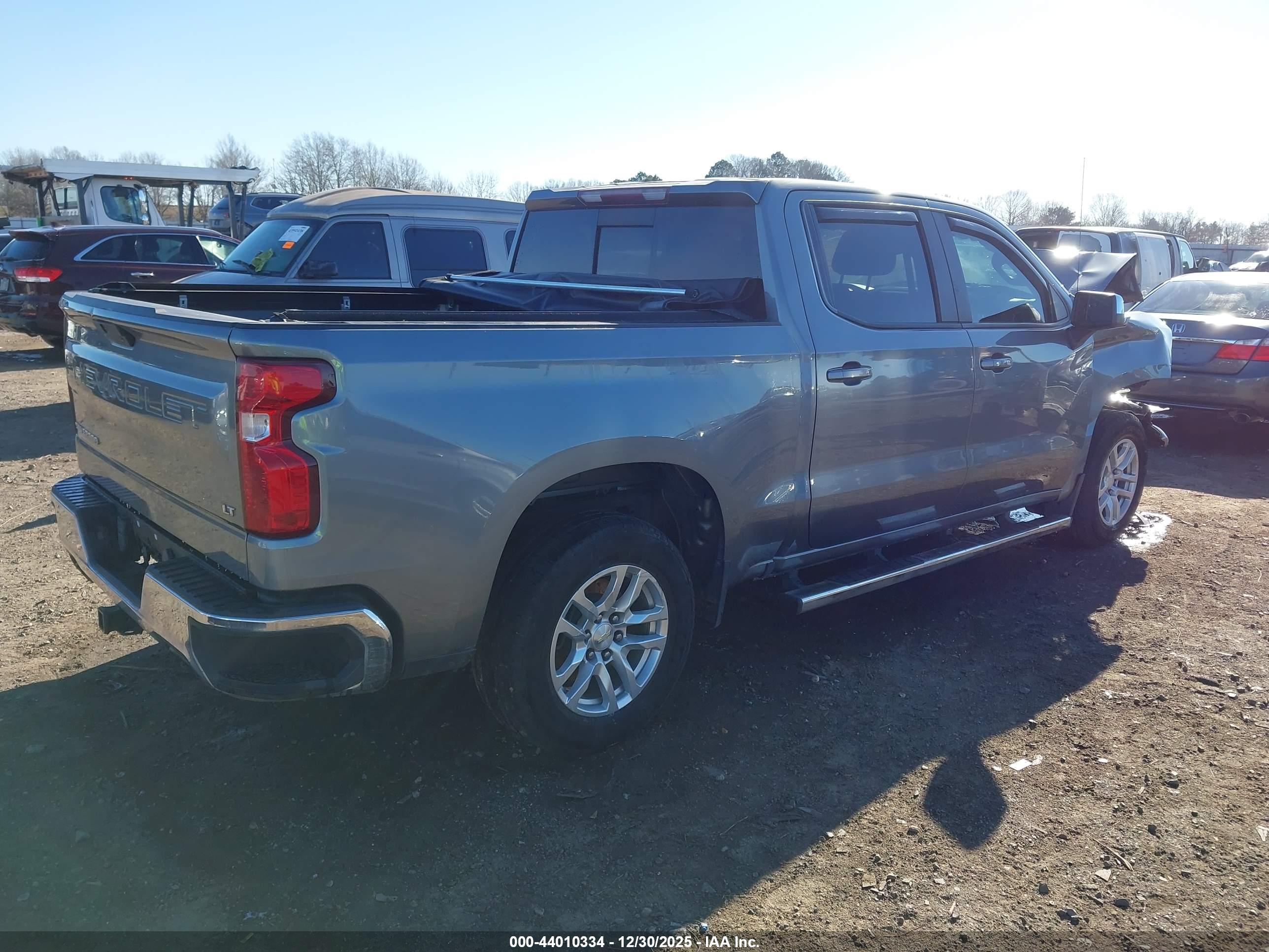 CHEVROLET SILVERADO image 4