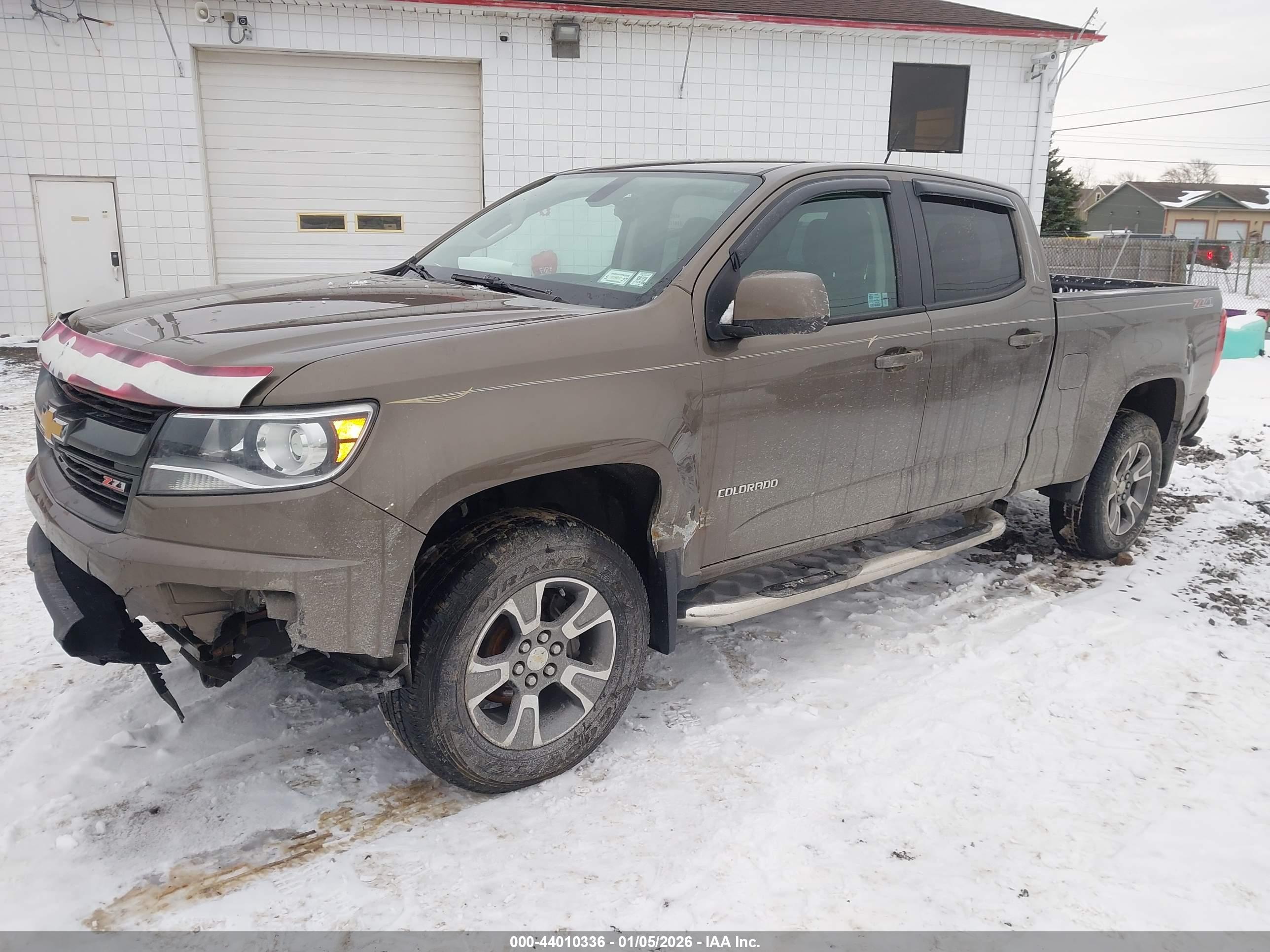 CHEVROLET COLORADO image 2