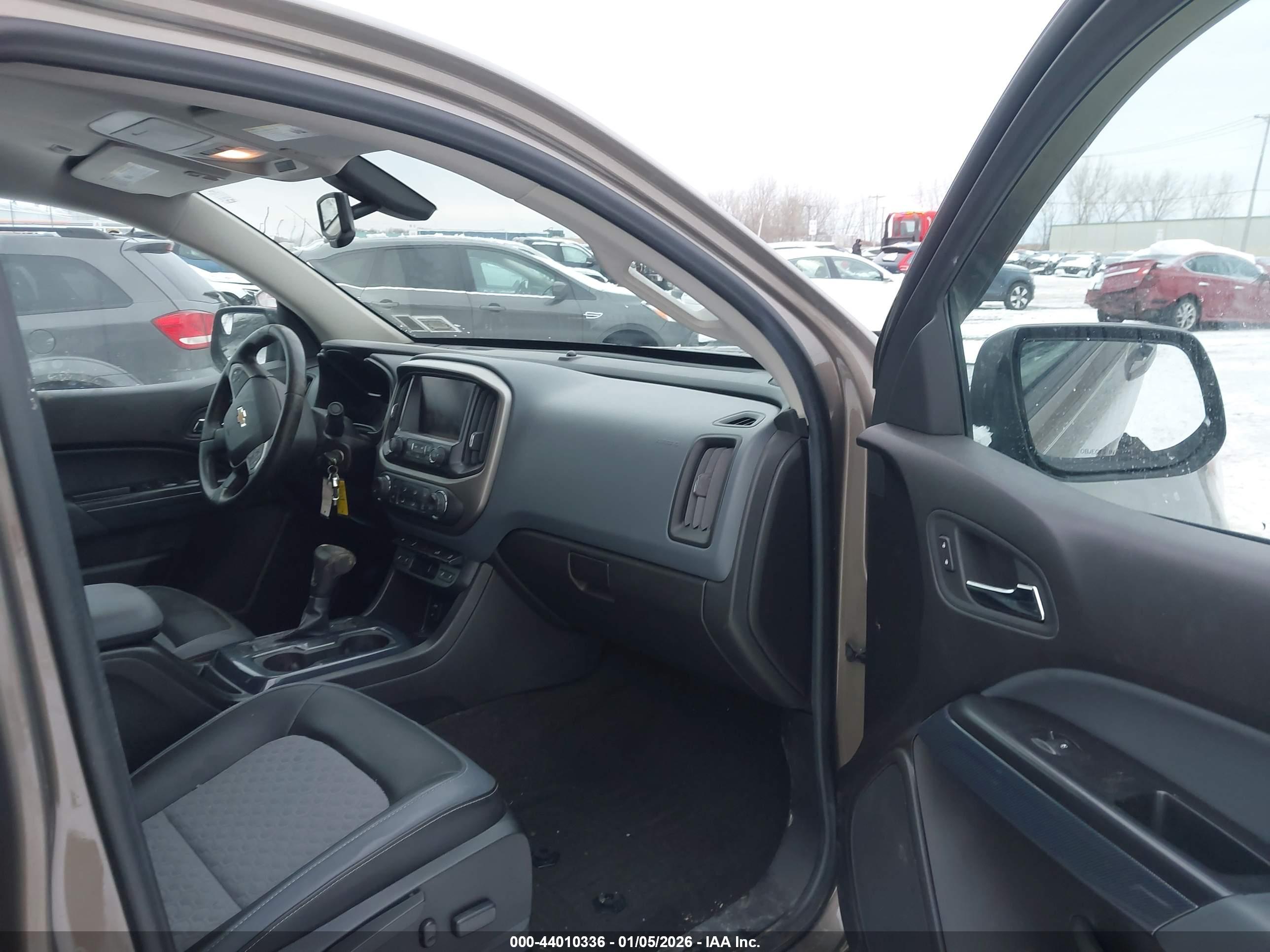 CHEVROLET COLORADO image 5