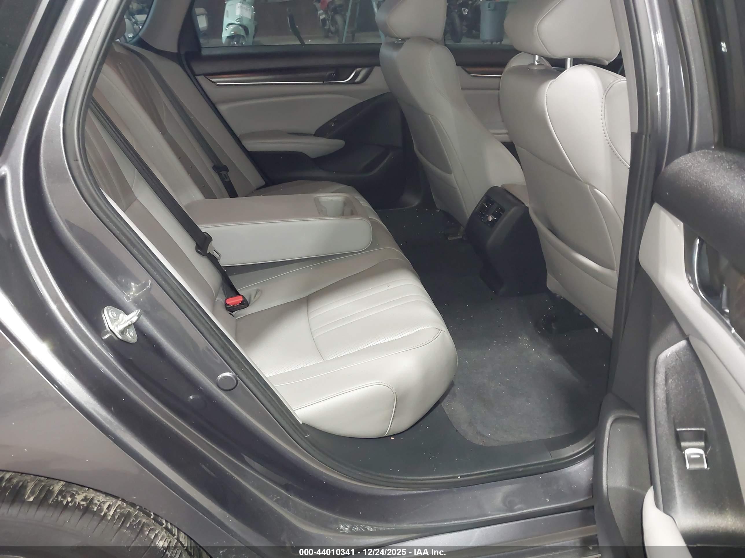 HONDA ACCORD image 8