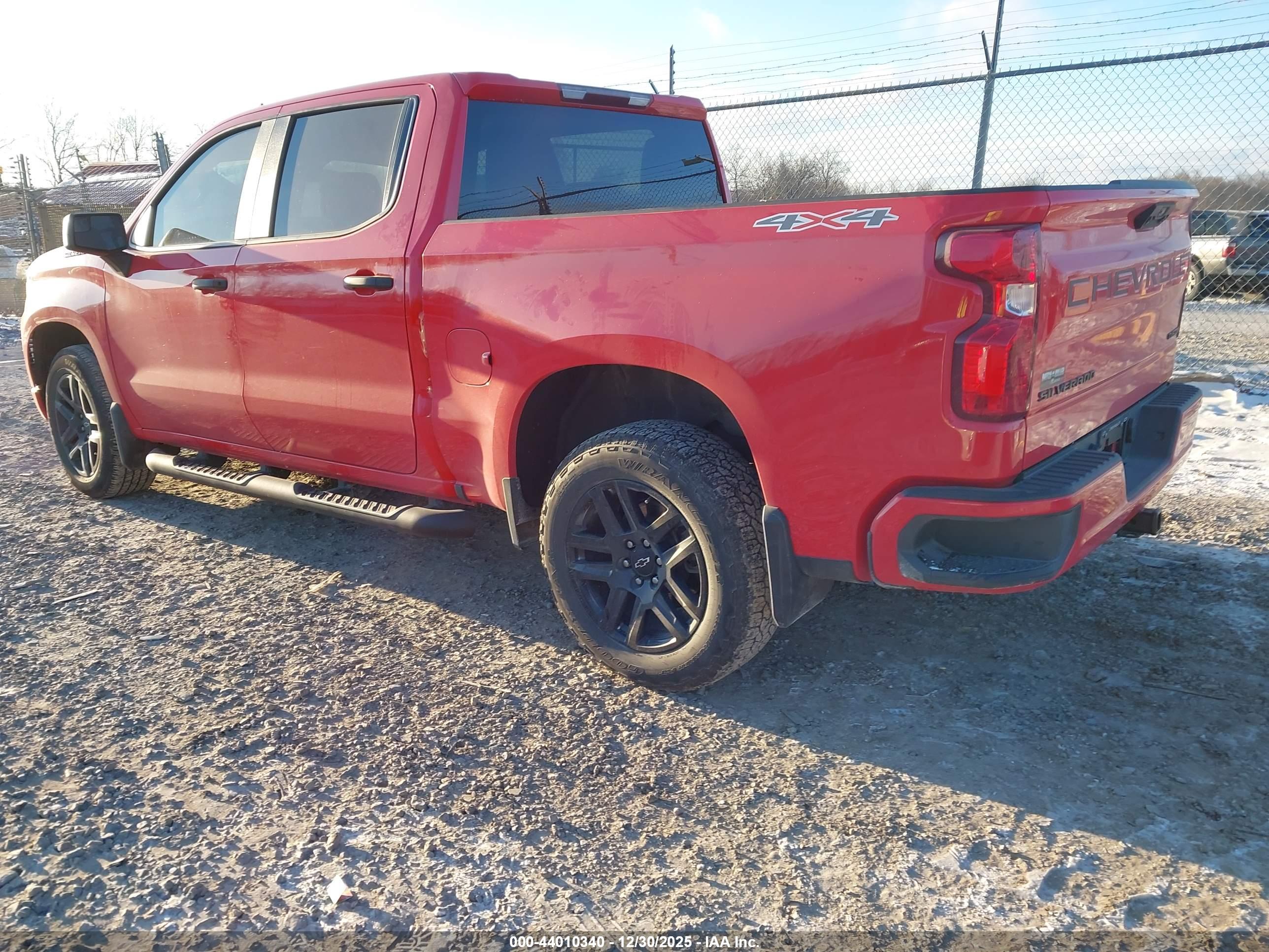 CHEVROLET SILVERADO image 3