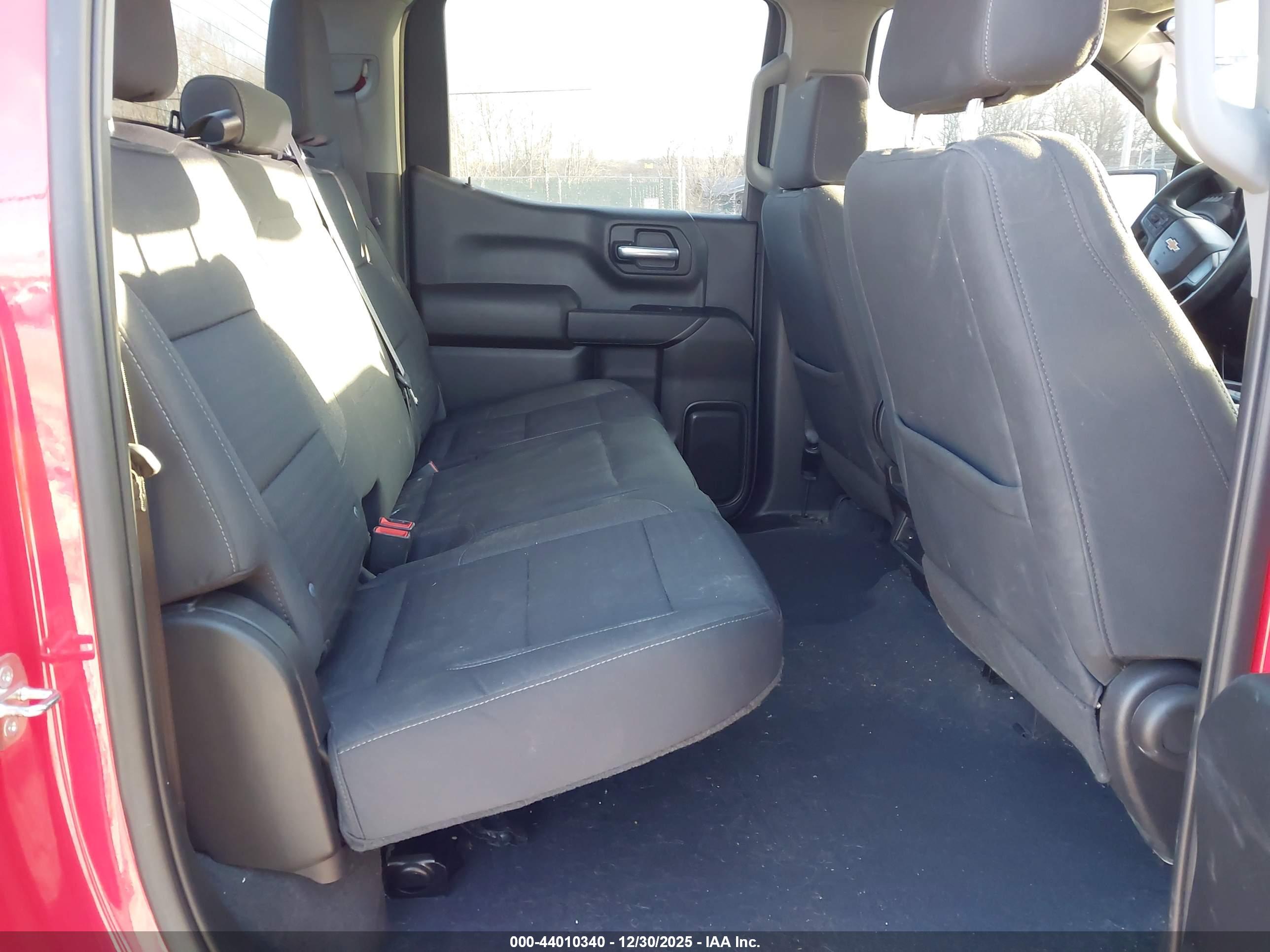 CHEVROLET SILVERADO image 8