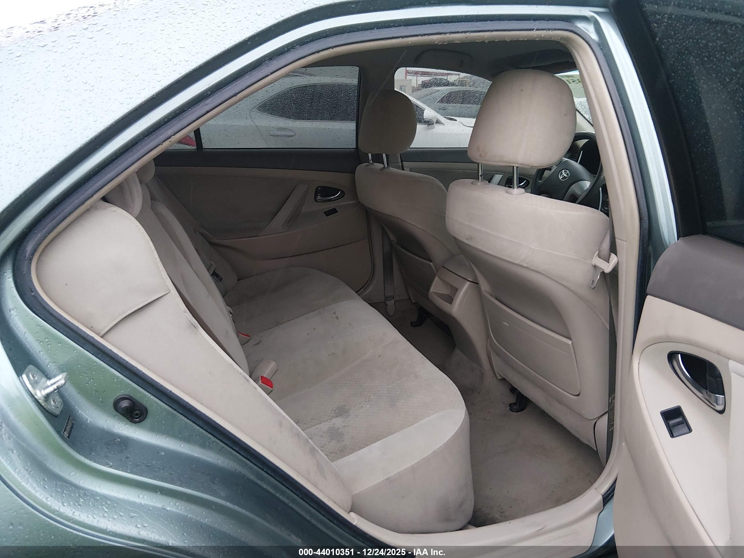 TOYOTA CAMRY image 8