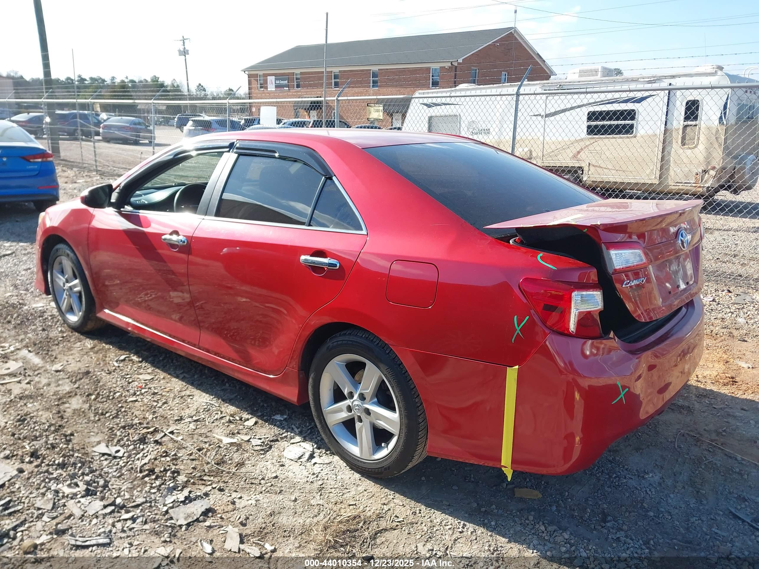 TOYOTA CAMRY image 3