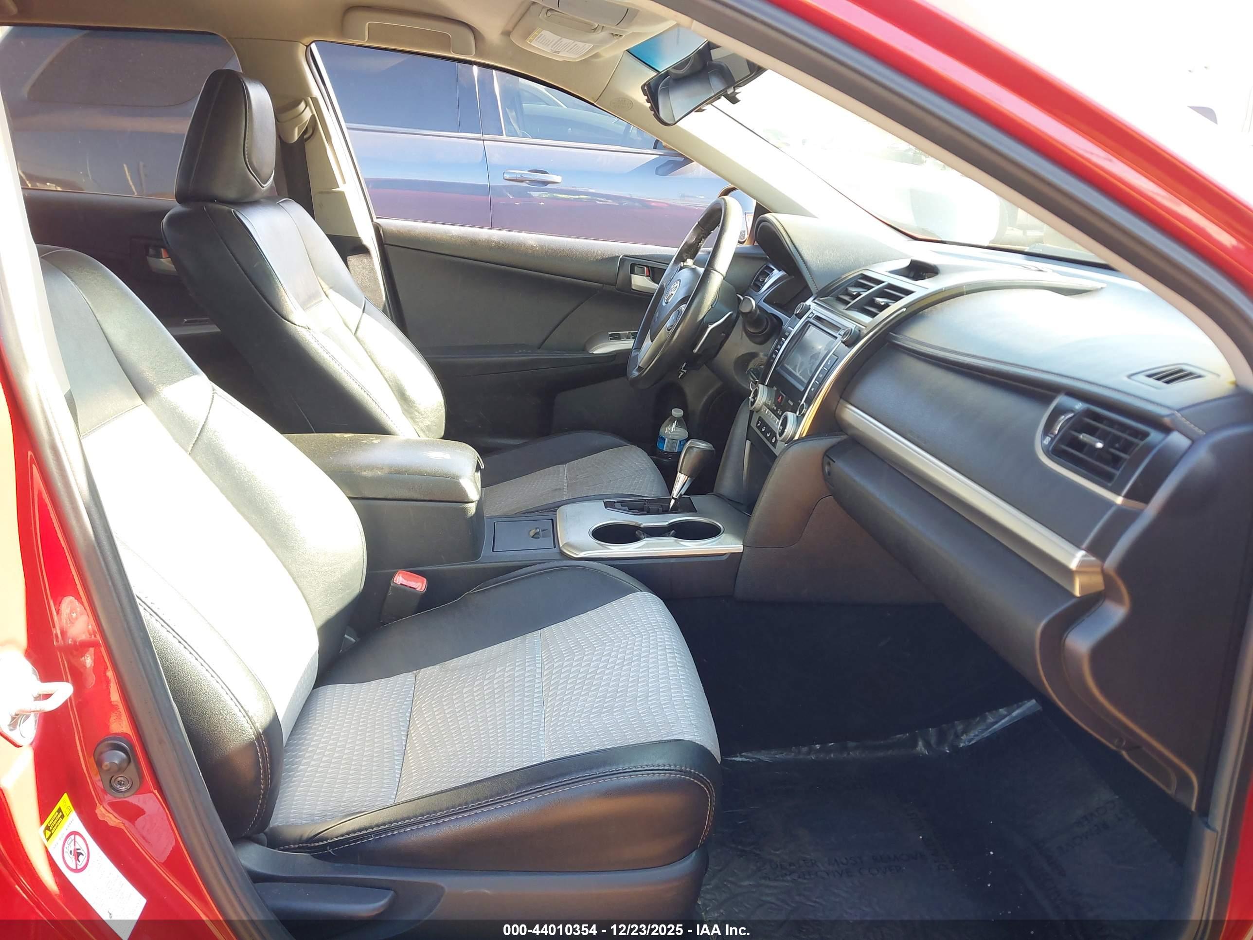 TOYOTA CAMRY image 5