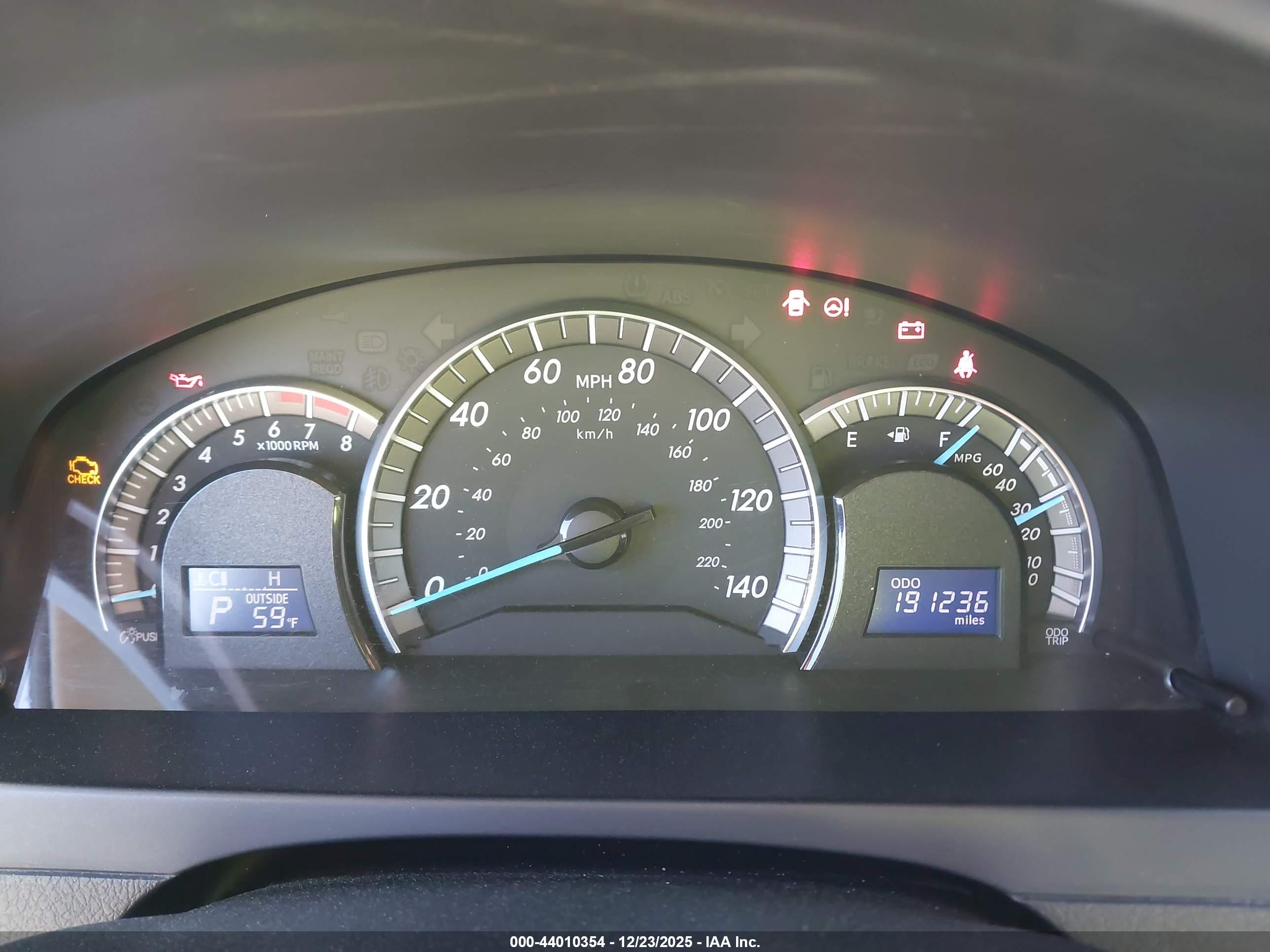 TOYOTA CAMRY image 7
