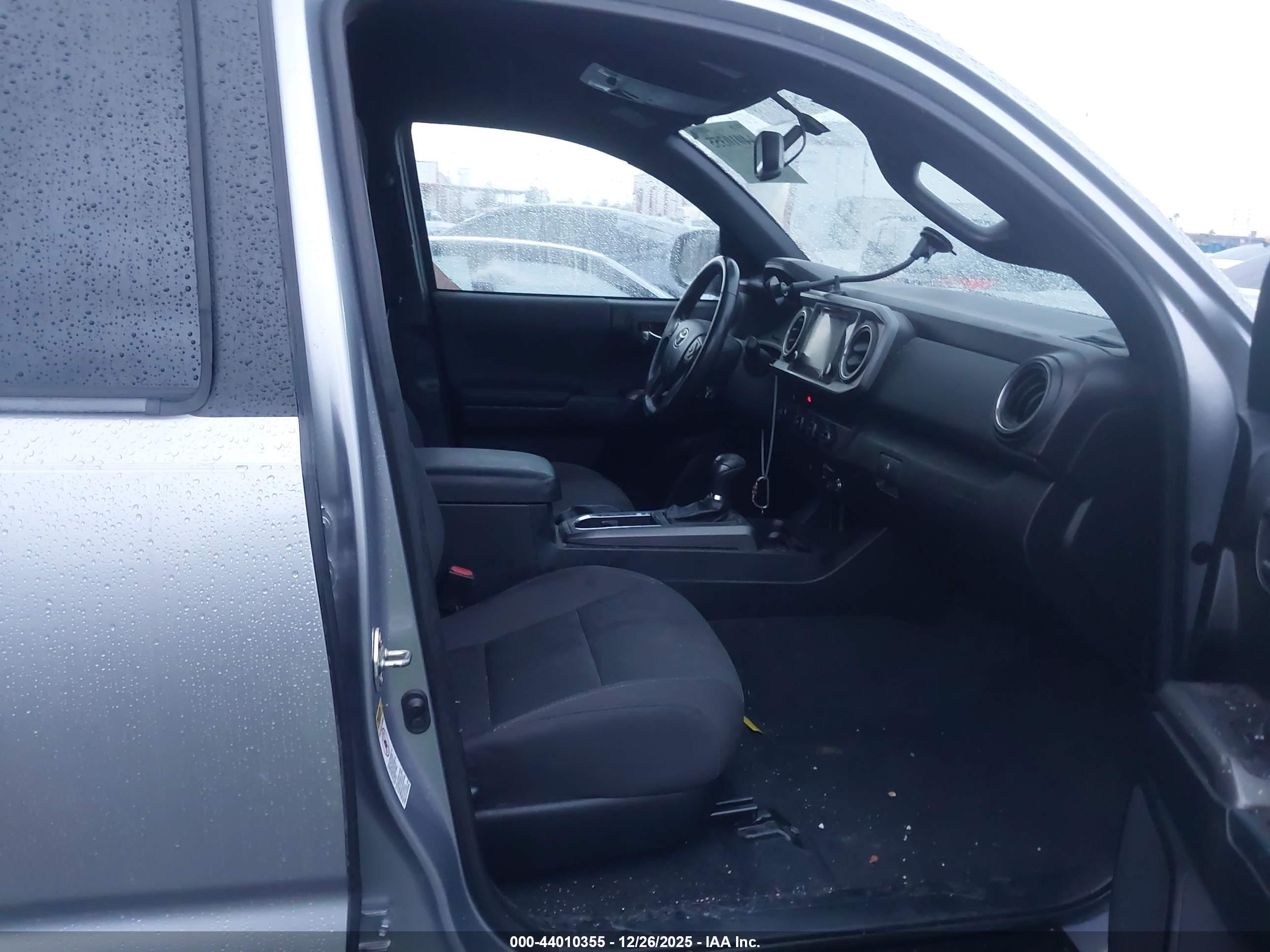 TOYOTA TACOMA image 5