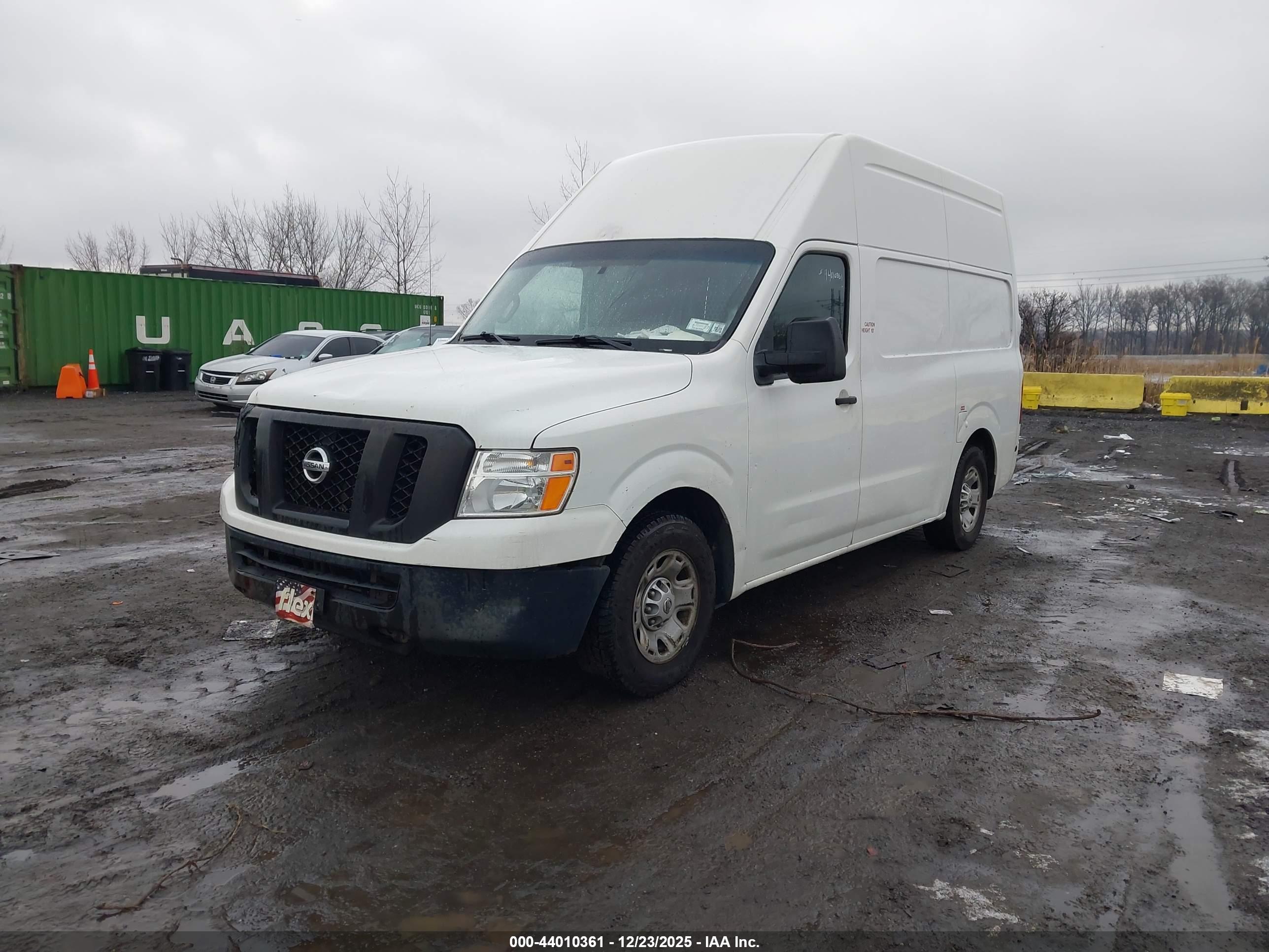 NISSAN NV image 2