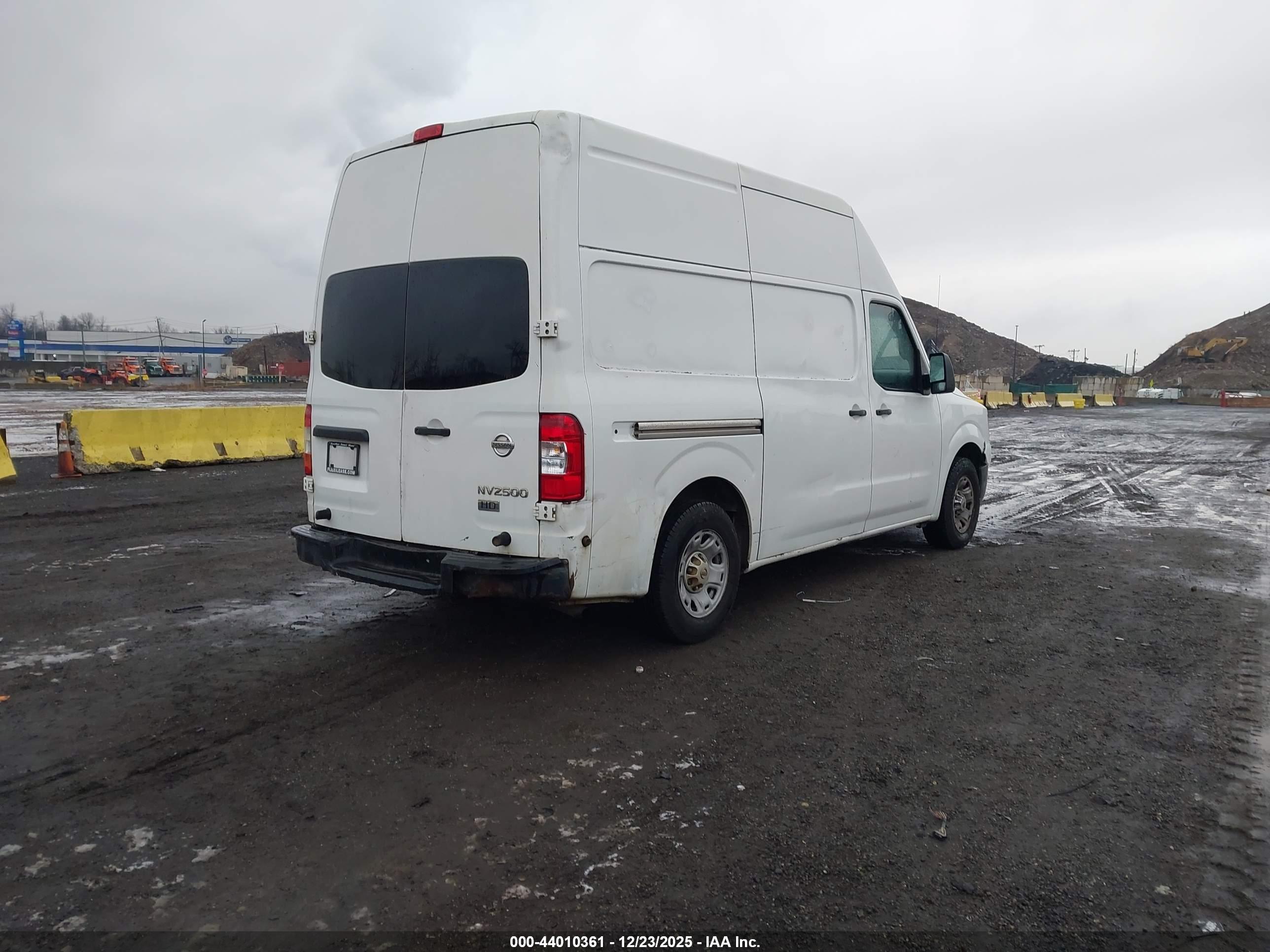 NISSAN NV image 4
