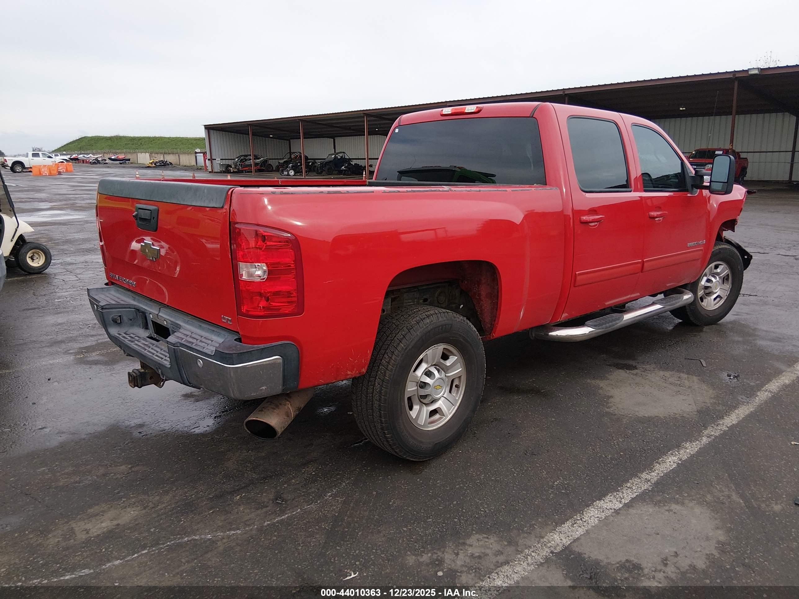 CHEVROLET SILVERADO image 4