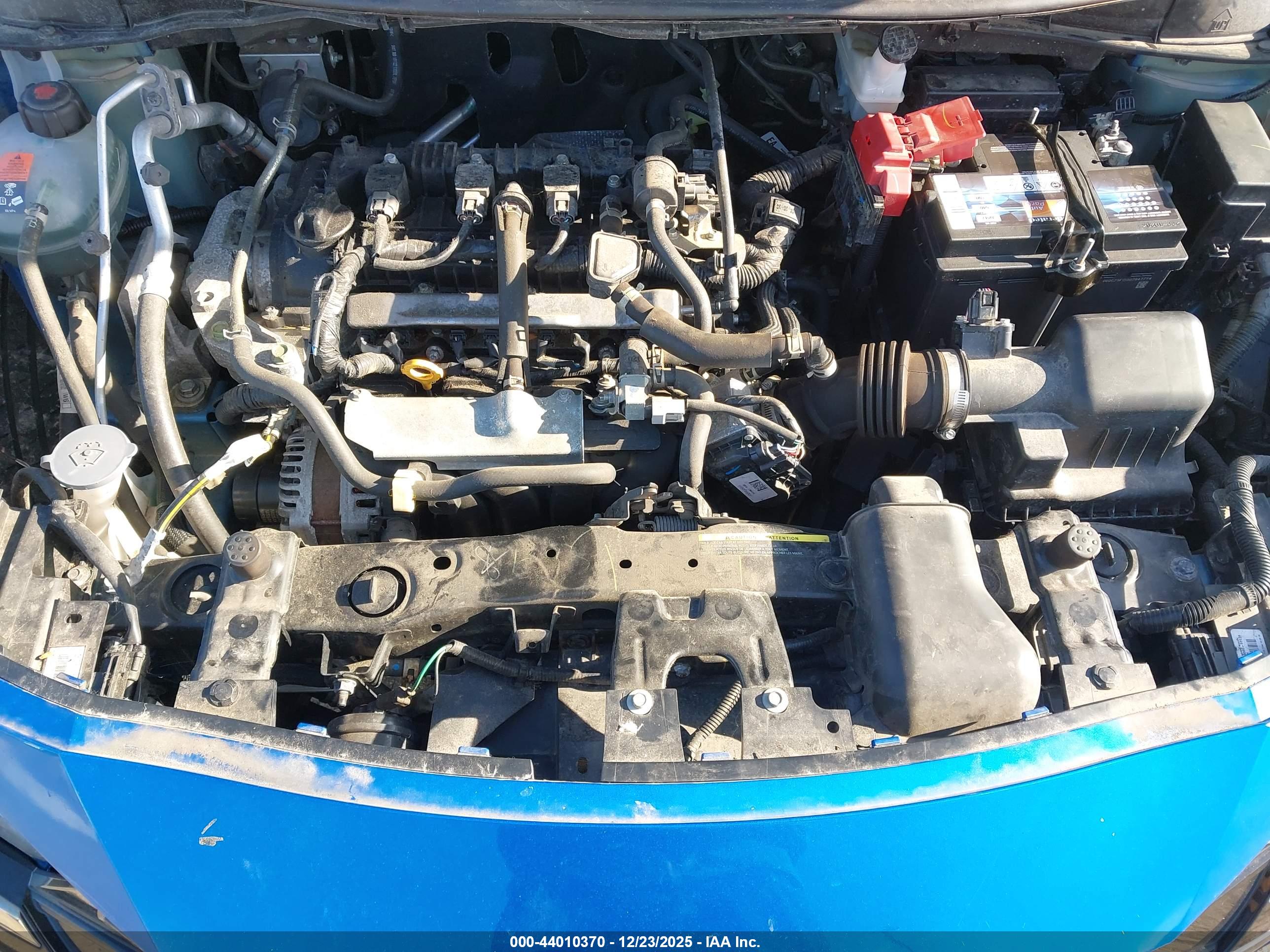 NISSAN VERSA image 10
