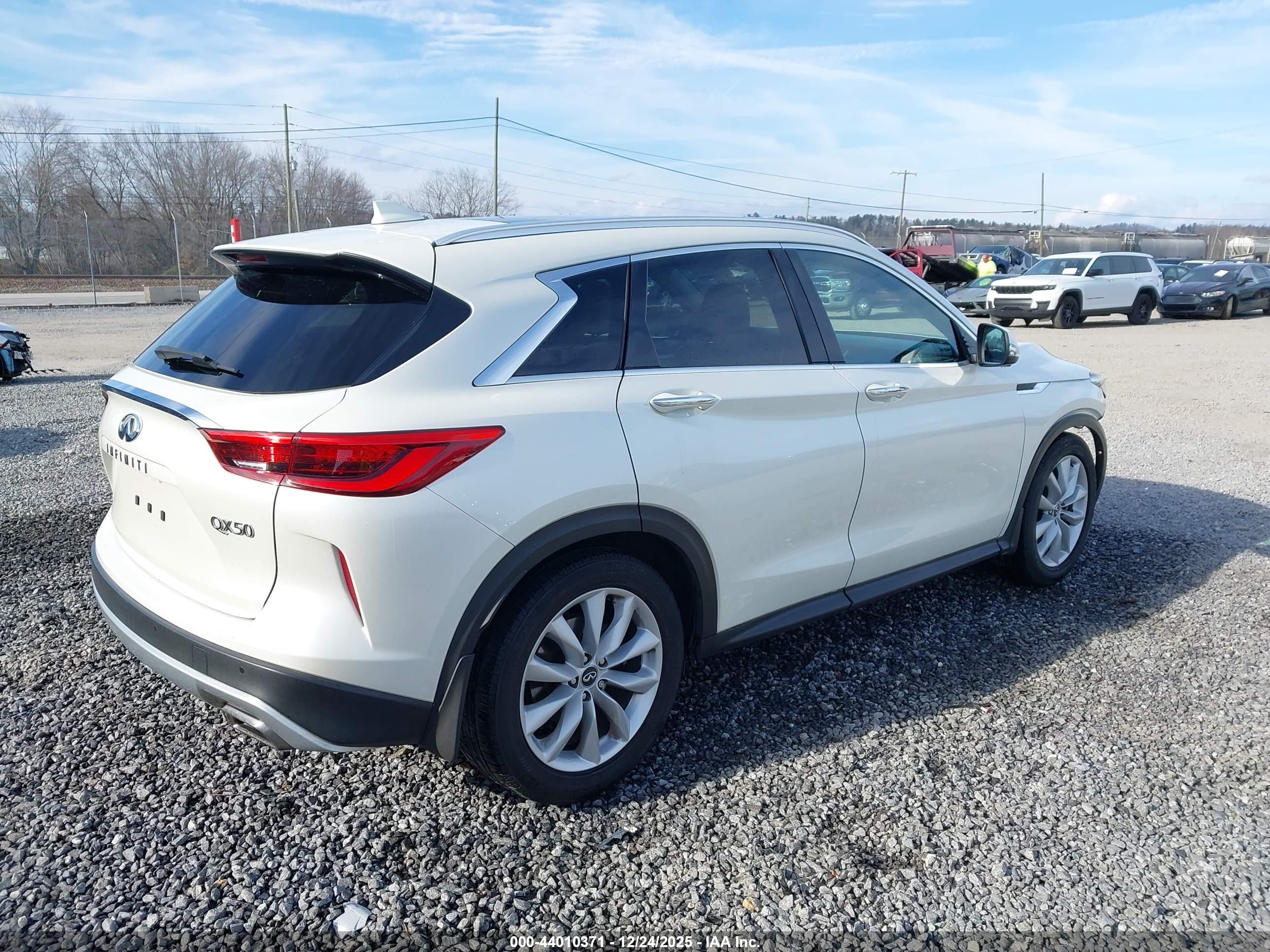 INFINITI QX50 image 4
