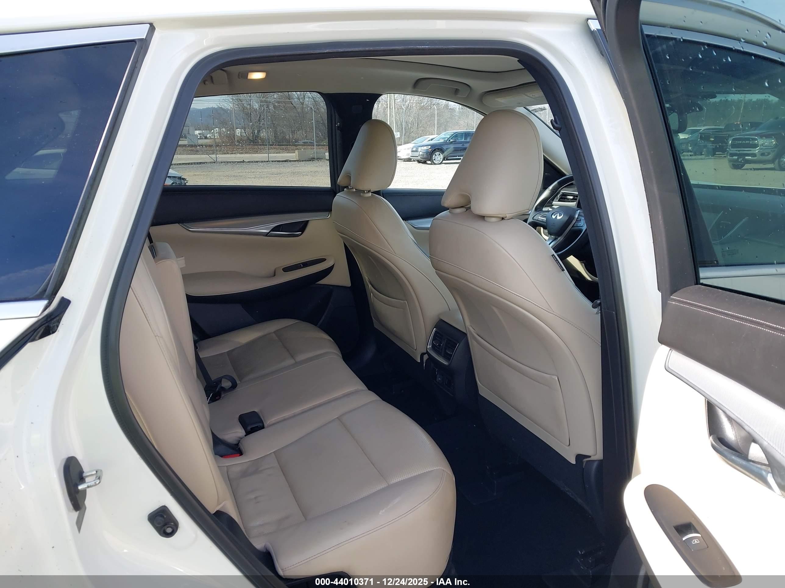 INFINITI QX50 image 8