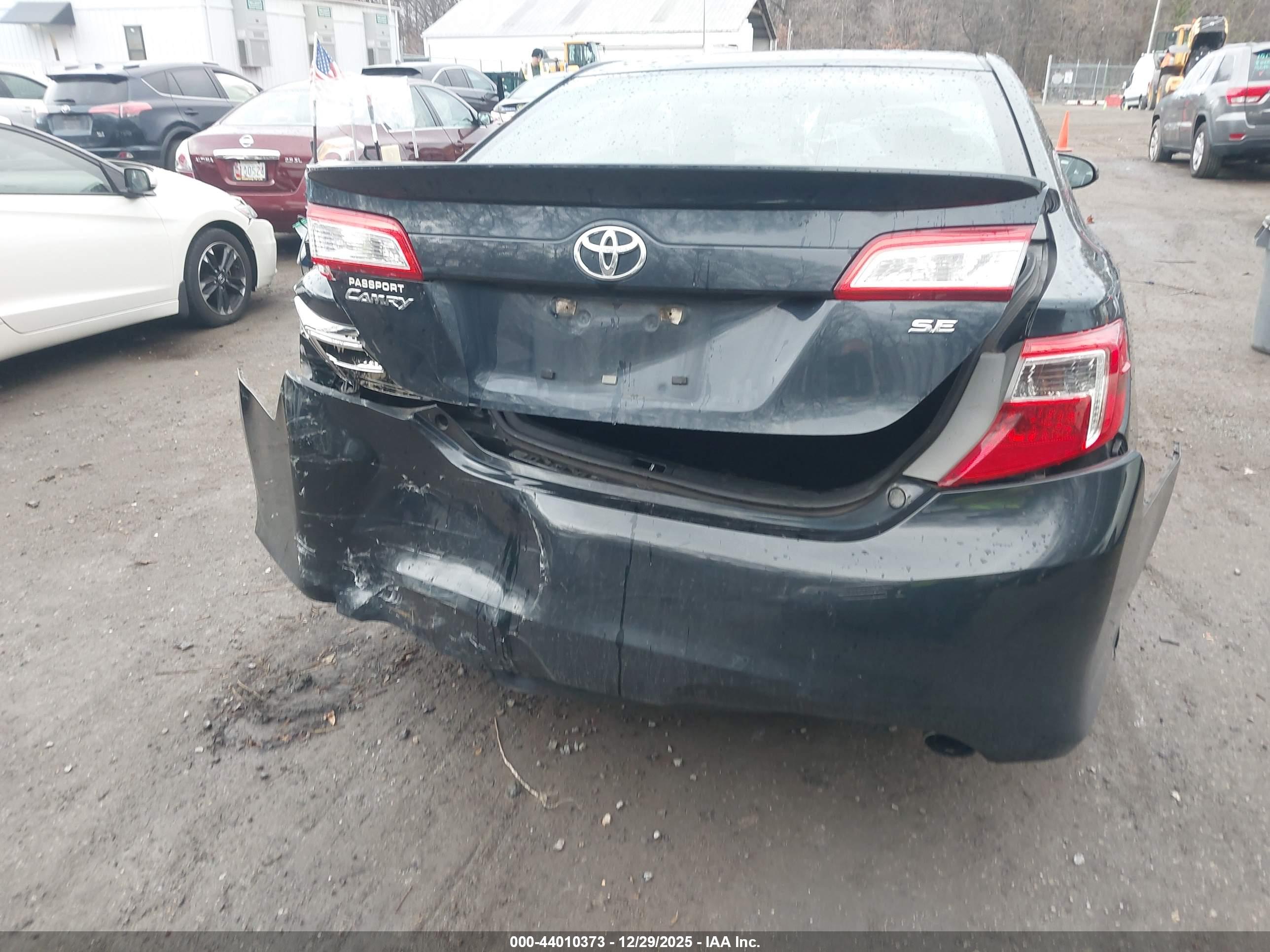 TOYOTA CAMRY image 6
