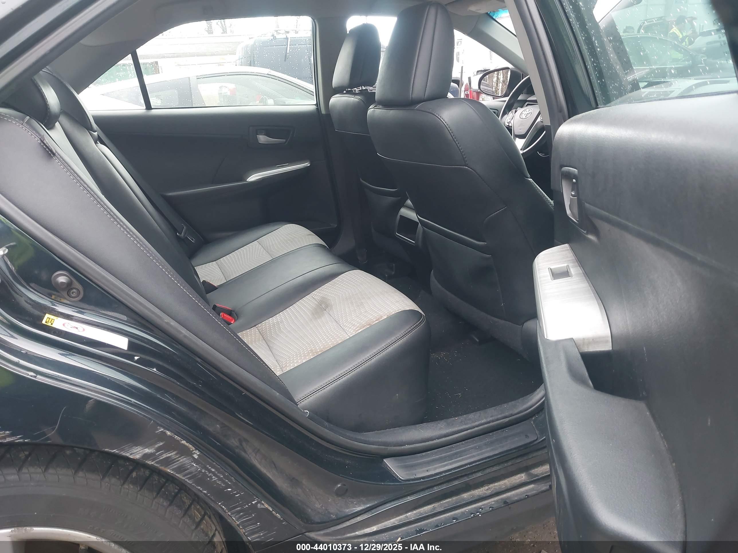 TOYOTA CAMRY image 8