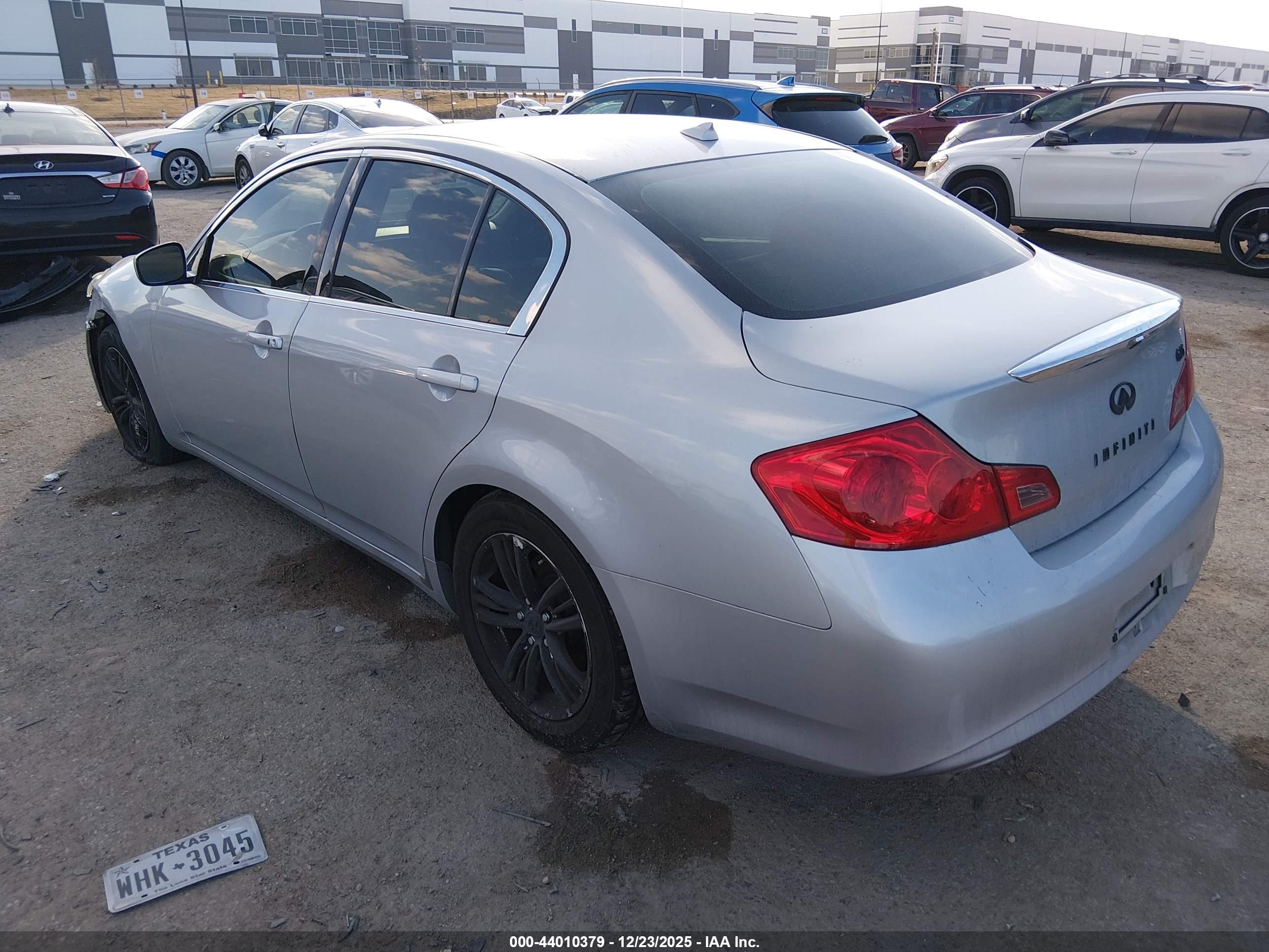 INFINITI G25 image 3