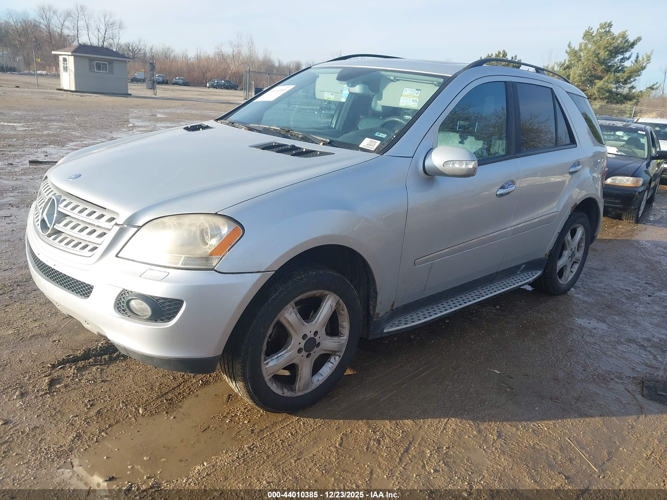 MERCEDES-BENZ ML image 2