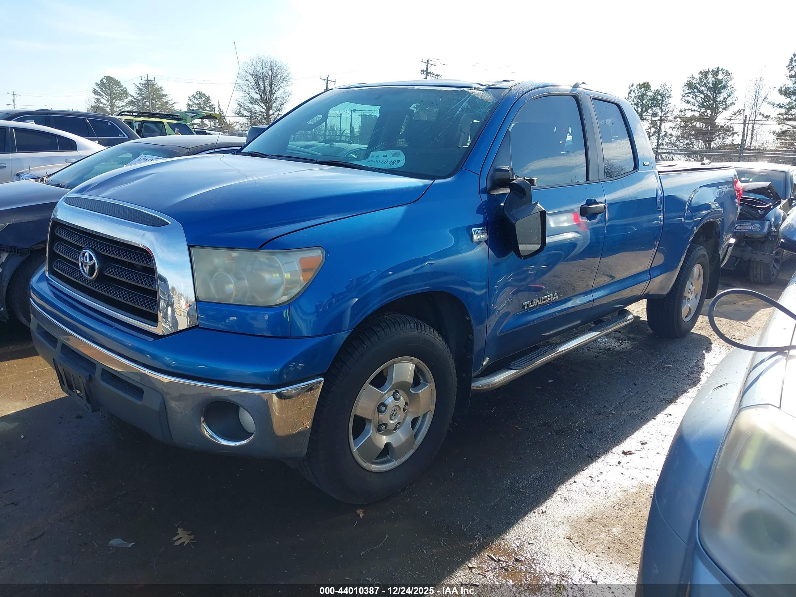 TOYOTA TUNDRA image 2