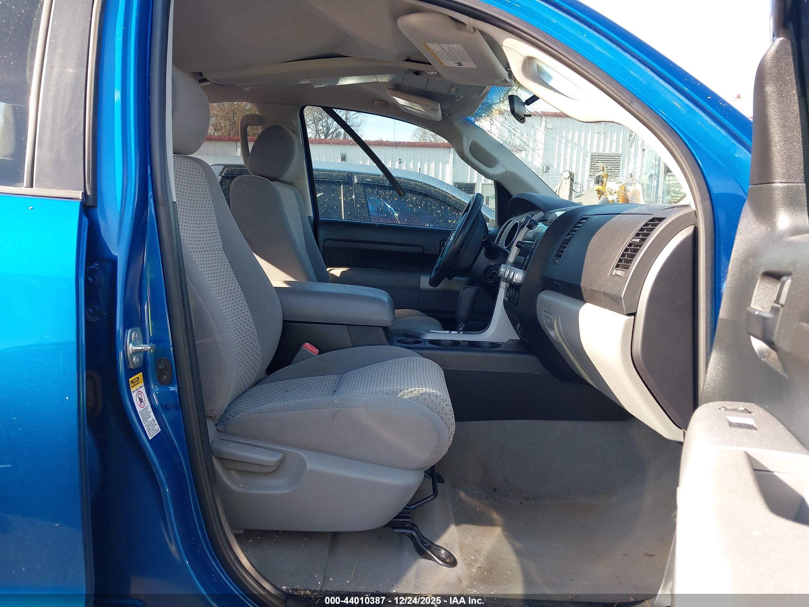 TOYOTA TUNDRA image 5