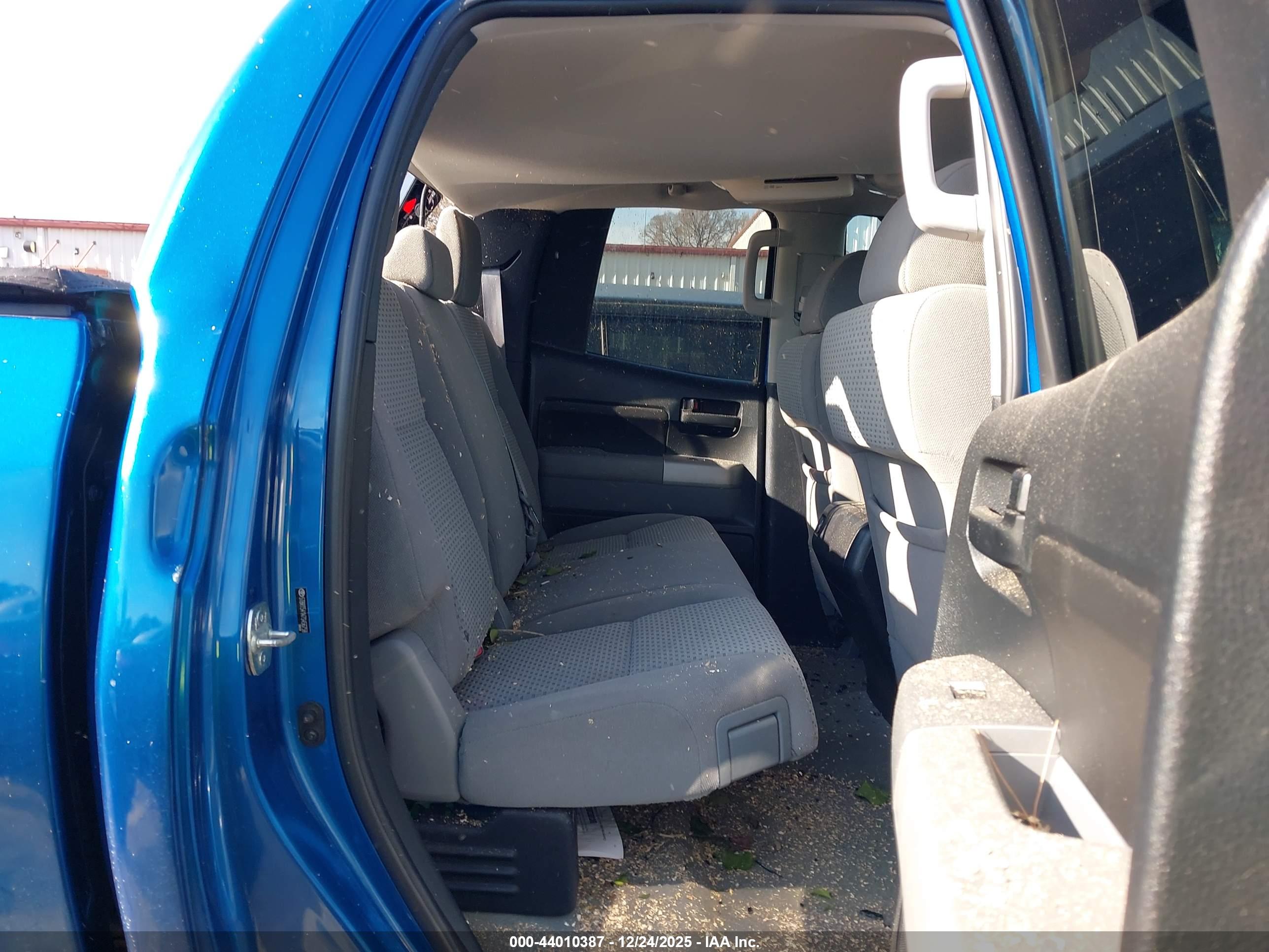 TOYOTA TUNDRA image 8