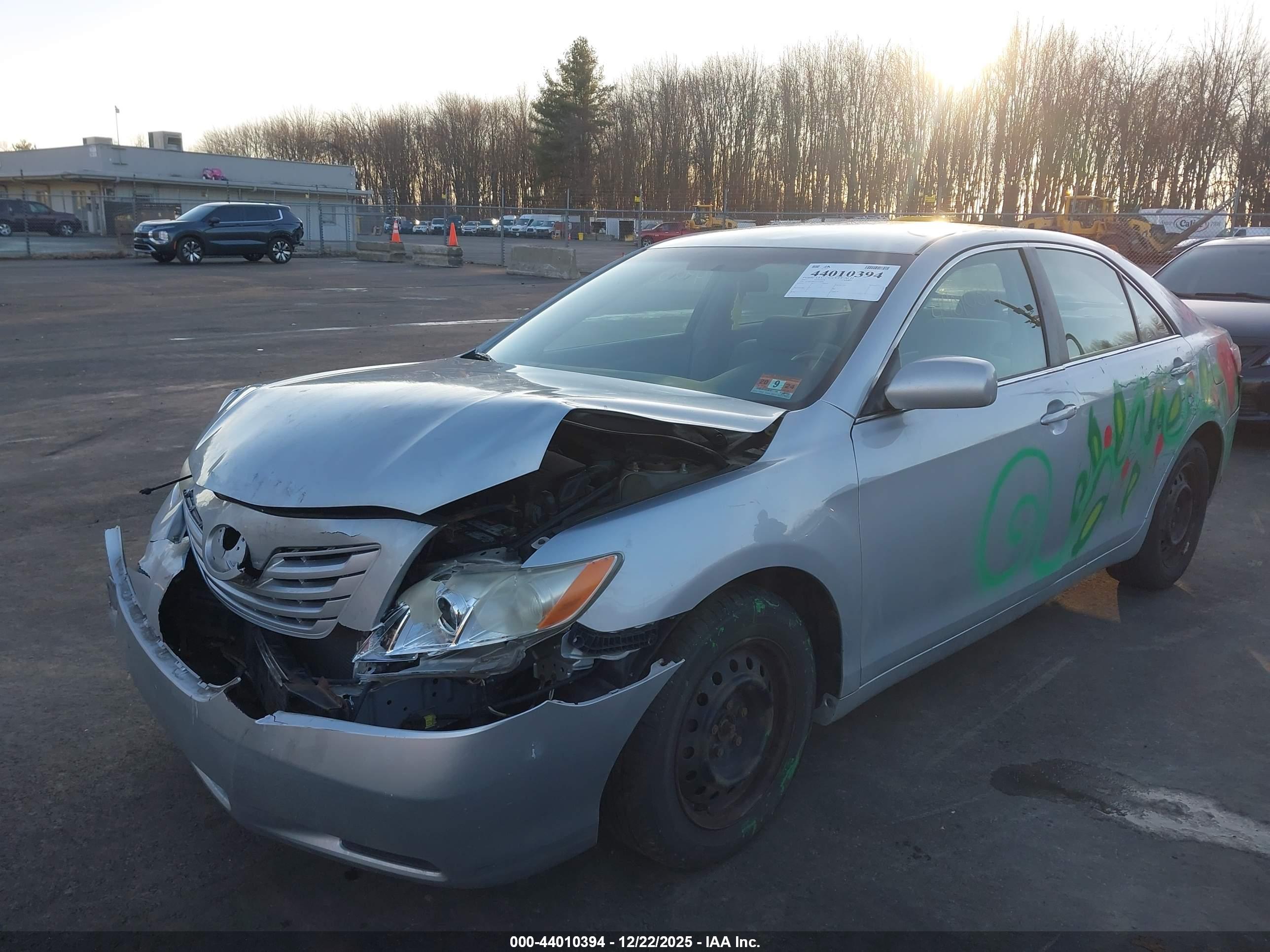TOYOTA CAMRY image 2