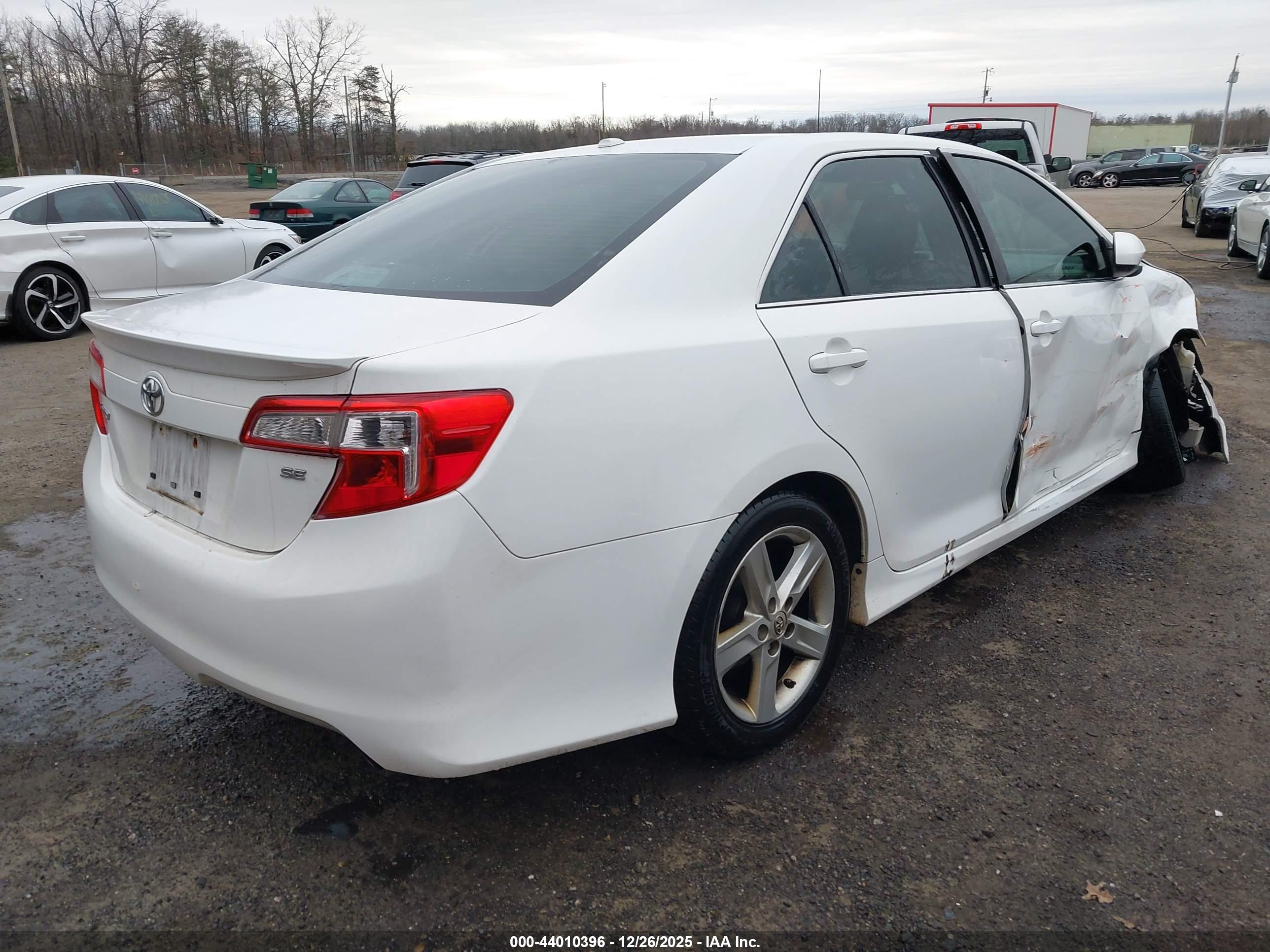 TOYOTA CAMRY image 4