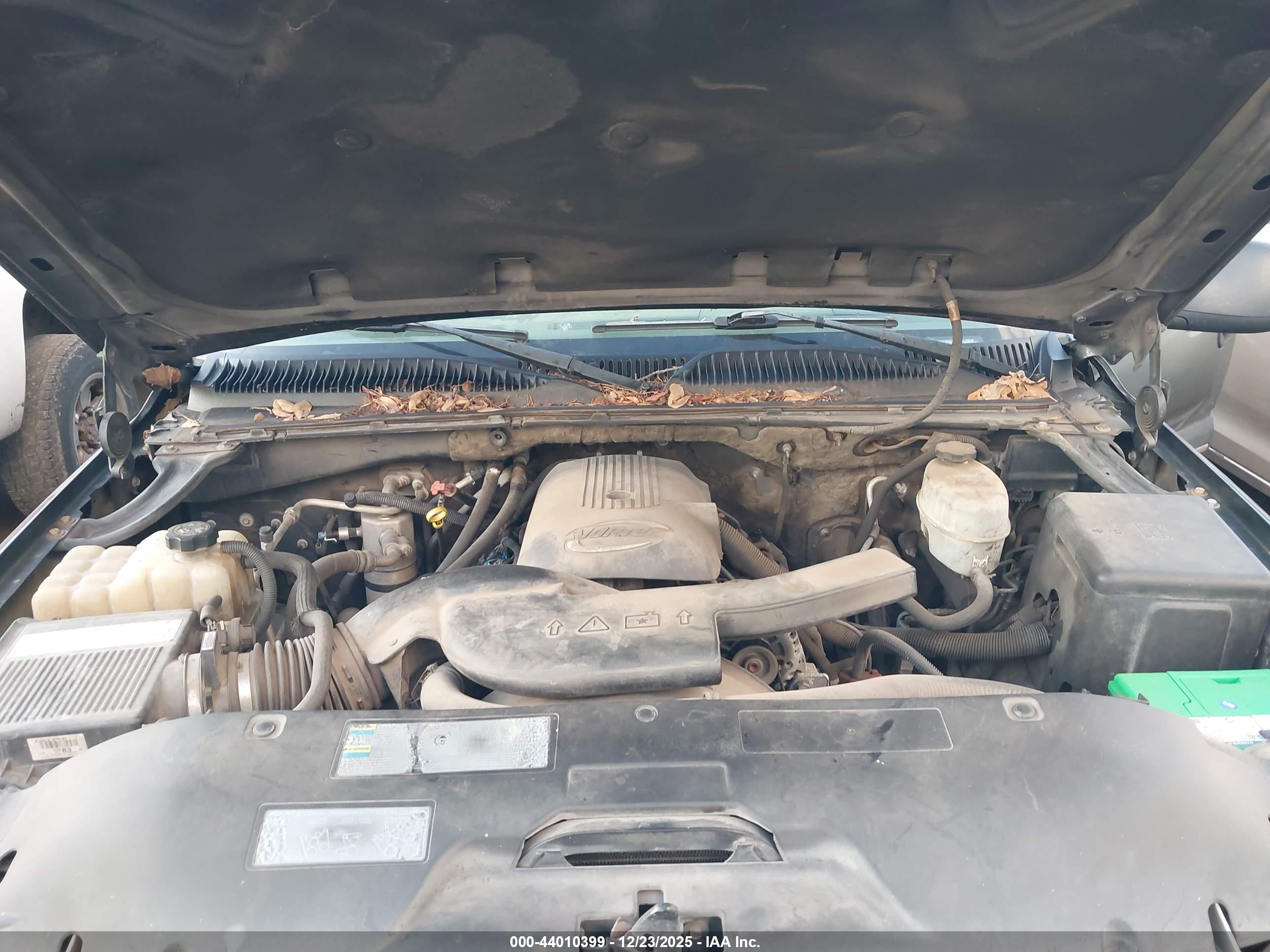 CHEVROLET TAHOE image 10