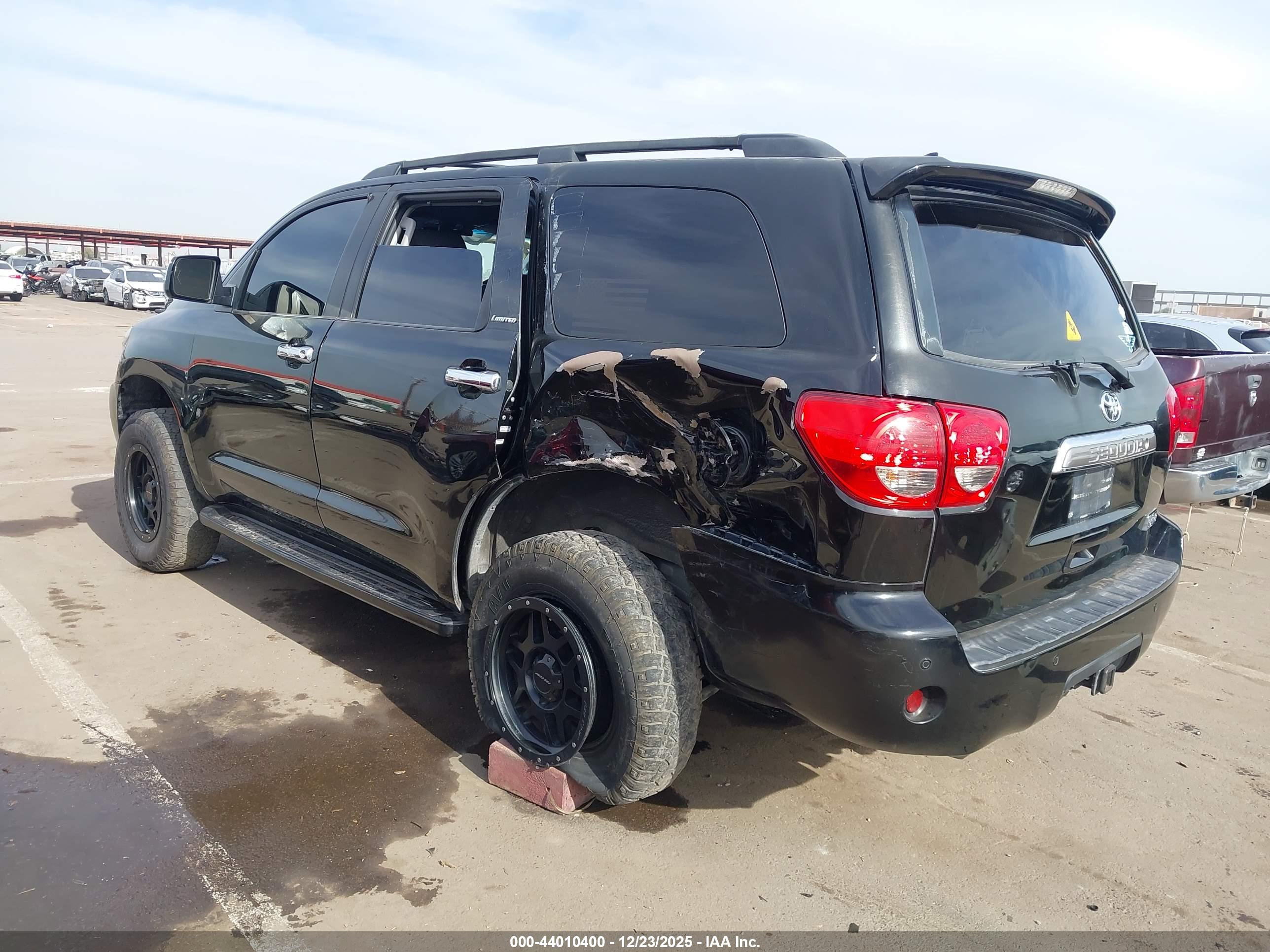 TOYOTA SEQUOIA image 6