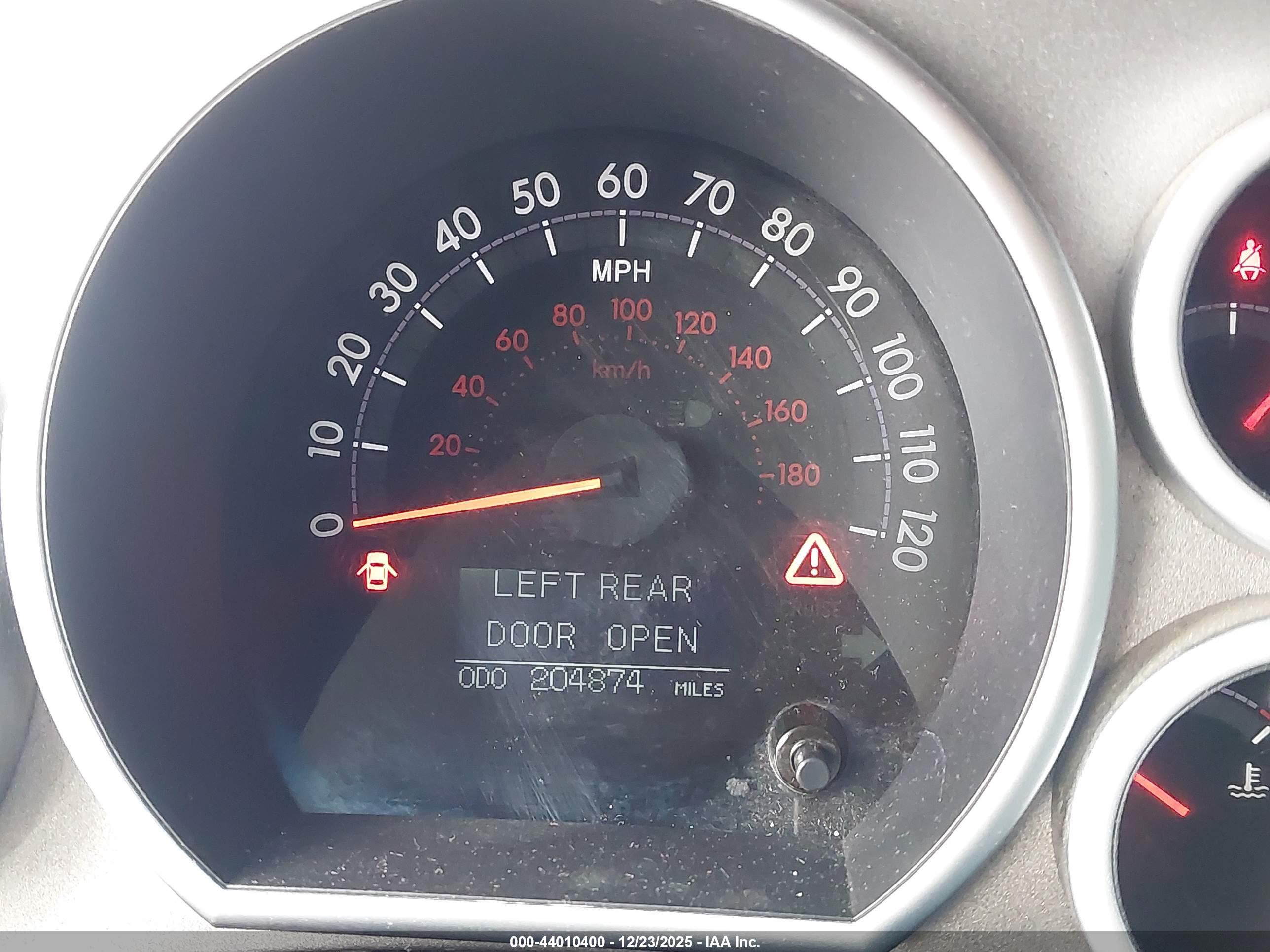 TOYOTA SEQUOIA image 7