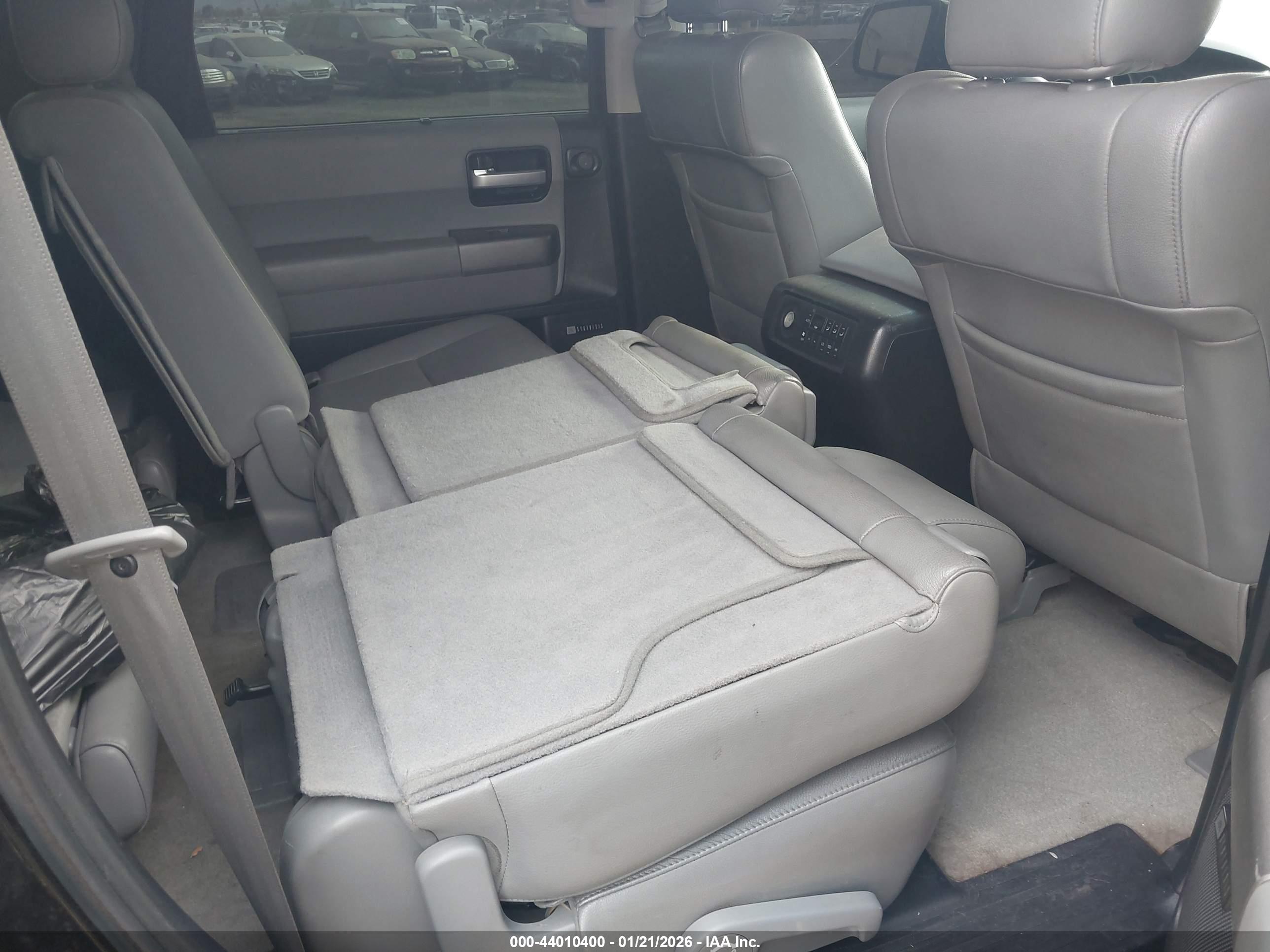 TOYOTA SEQUOIA image 8