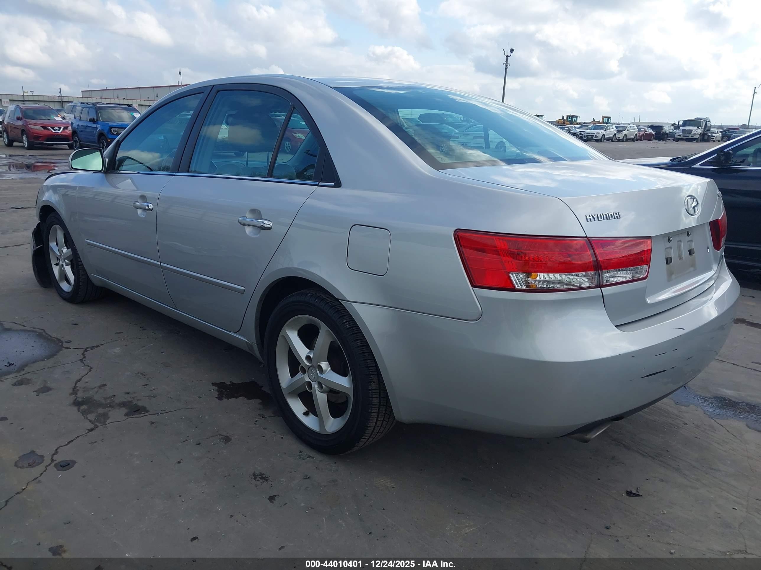 HYUNDAI SONATA image 3
