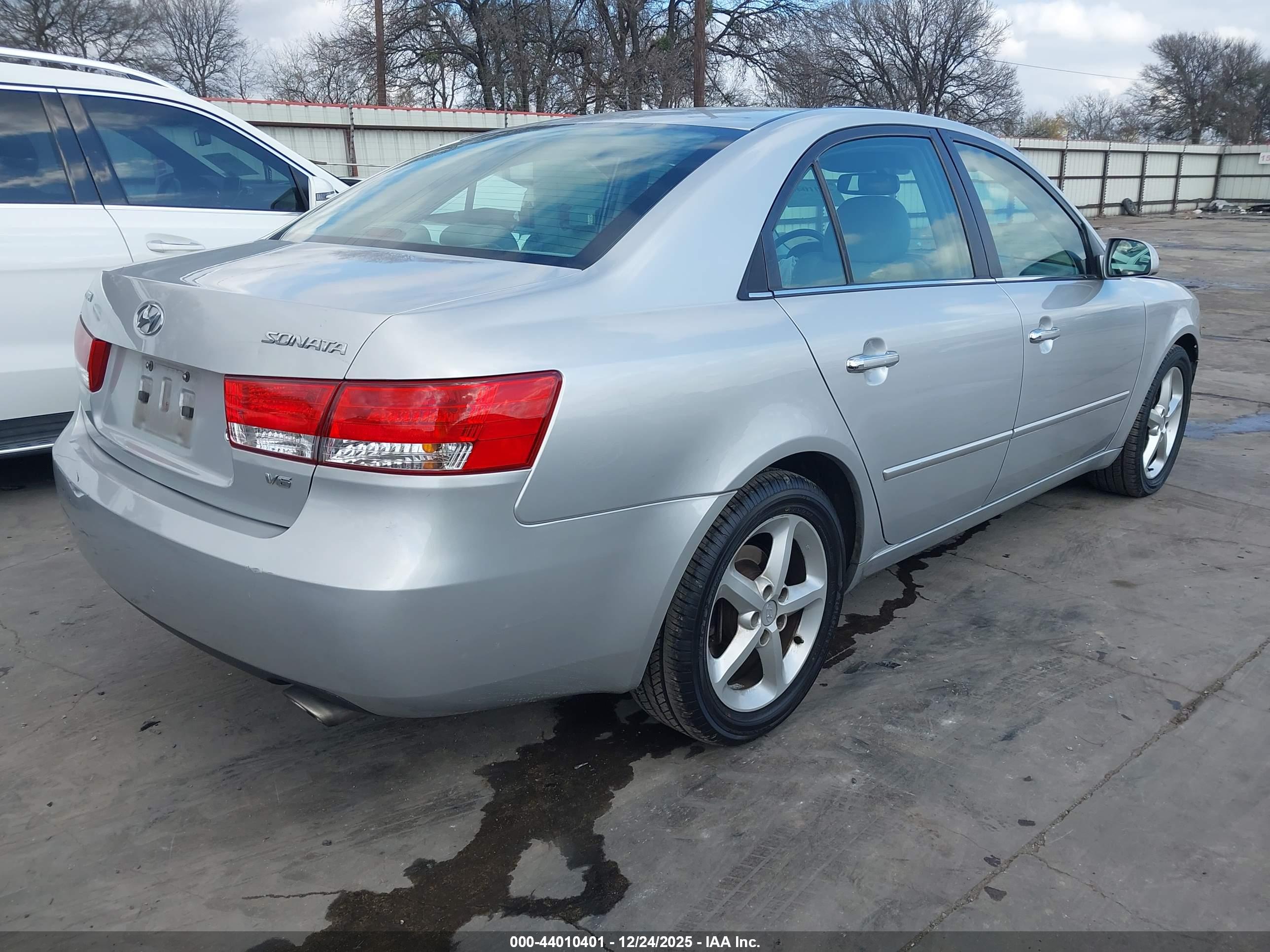 HYUNDAI SONATA image 4