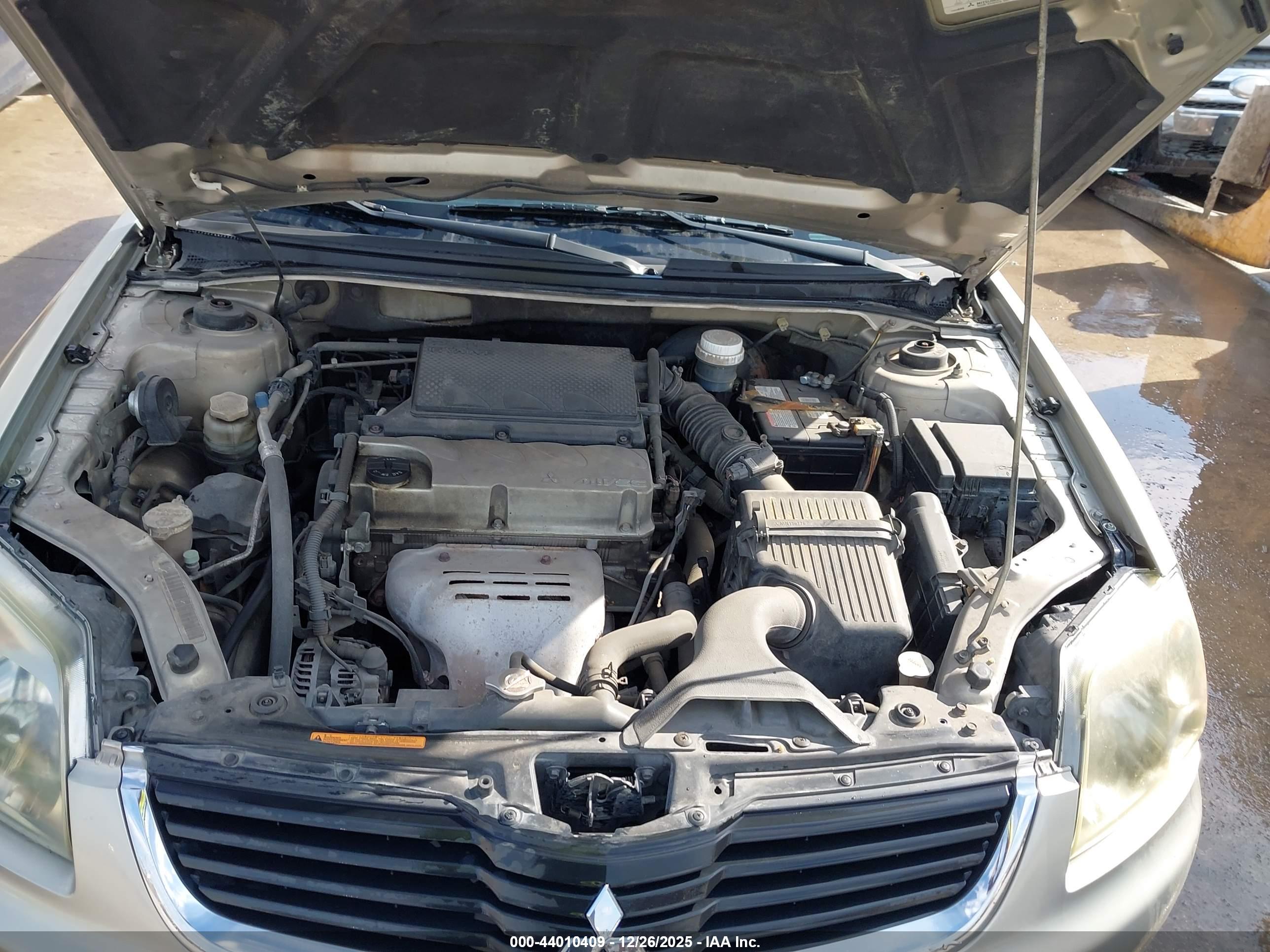 MITSUBISHI GALANT image 10