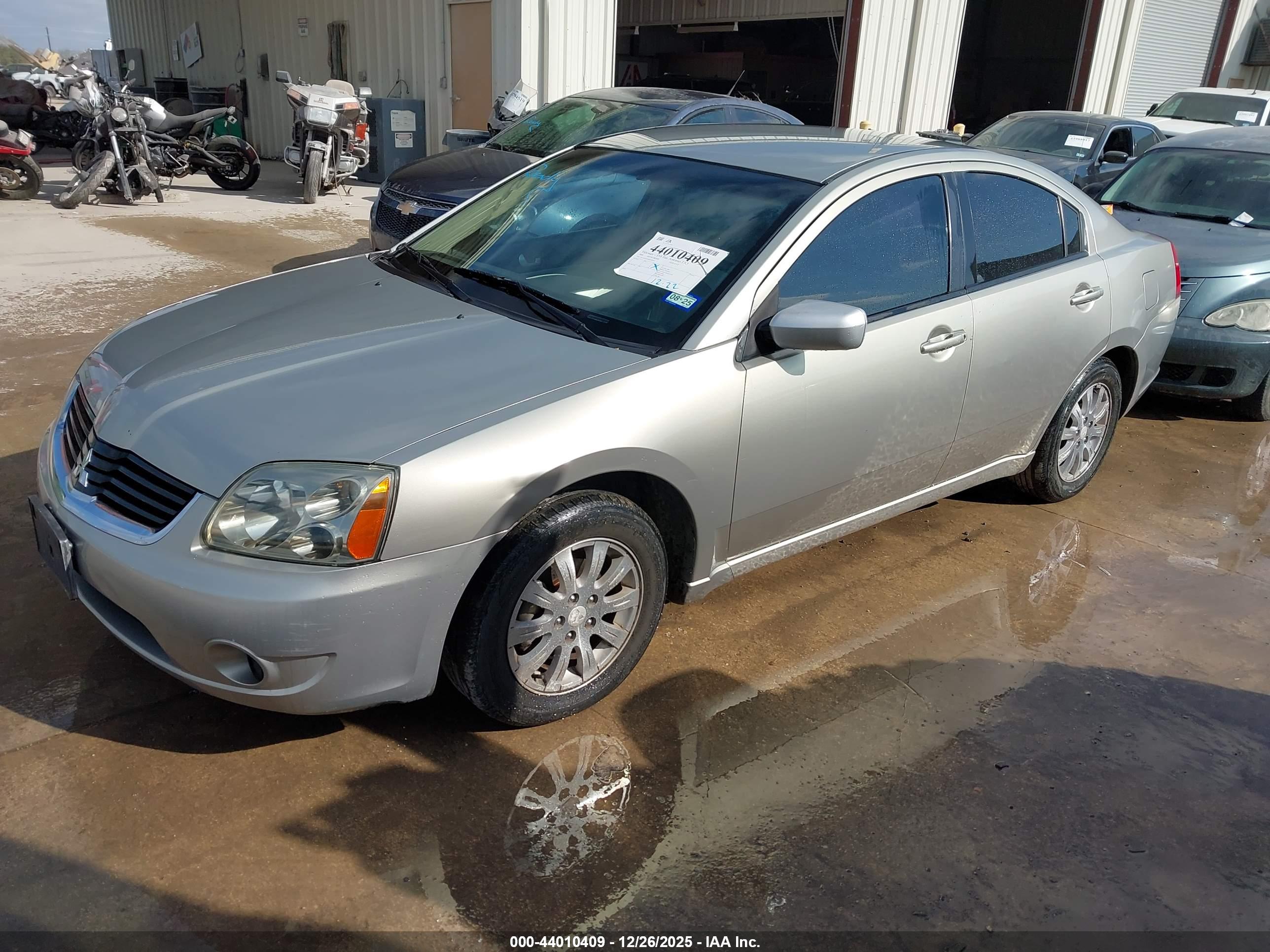 MITSUBISHI GALANT image 2