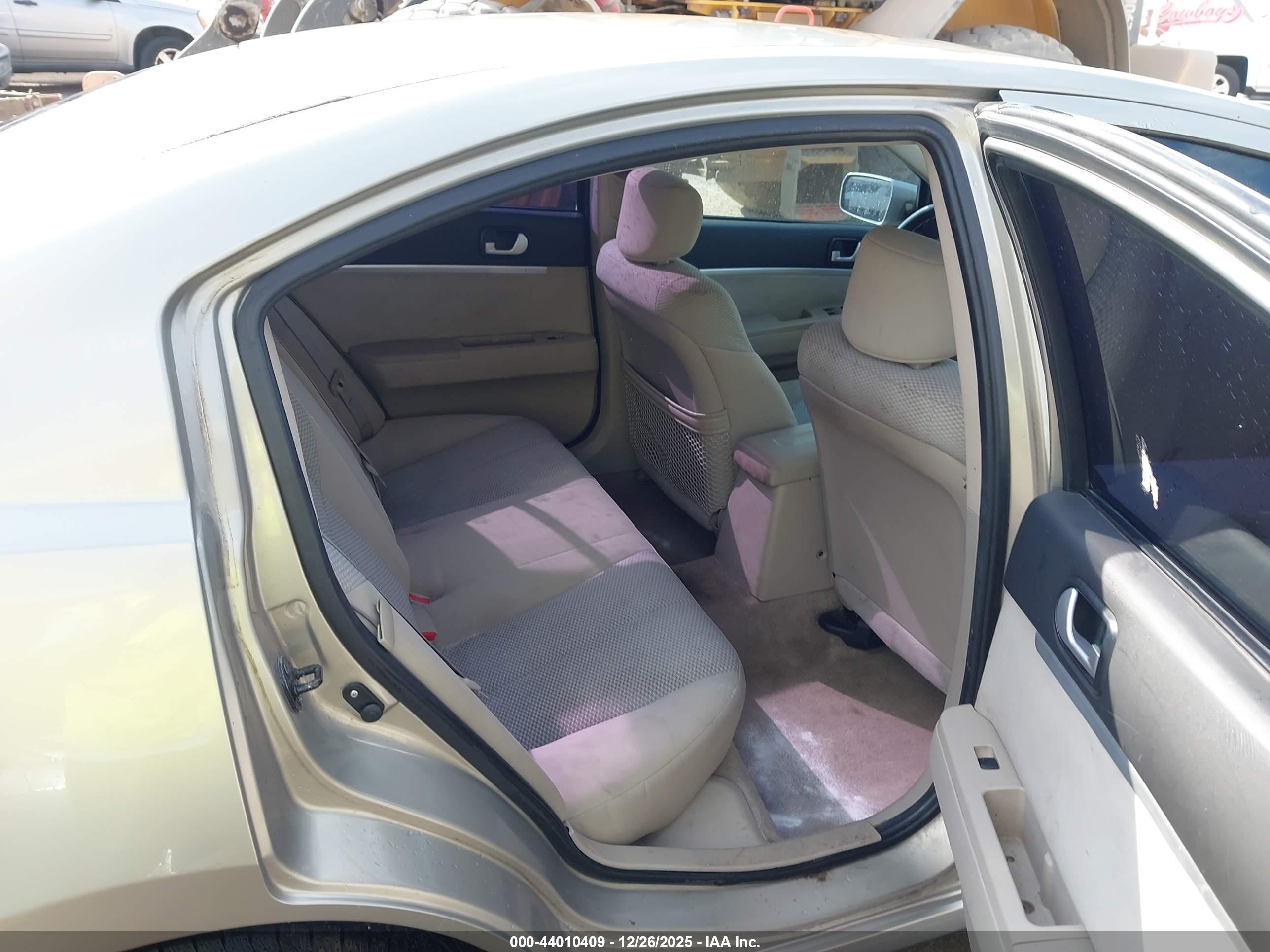 MITSUBISHI GALANT image 8