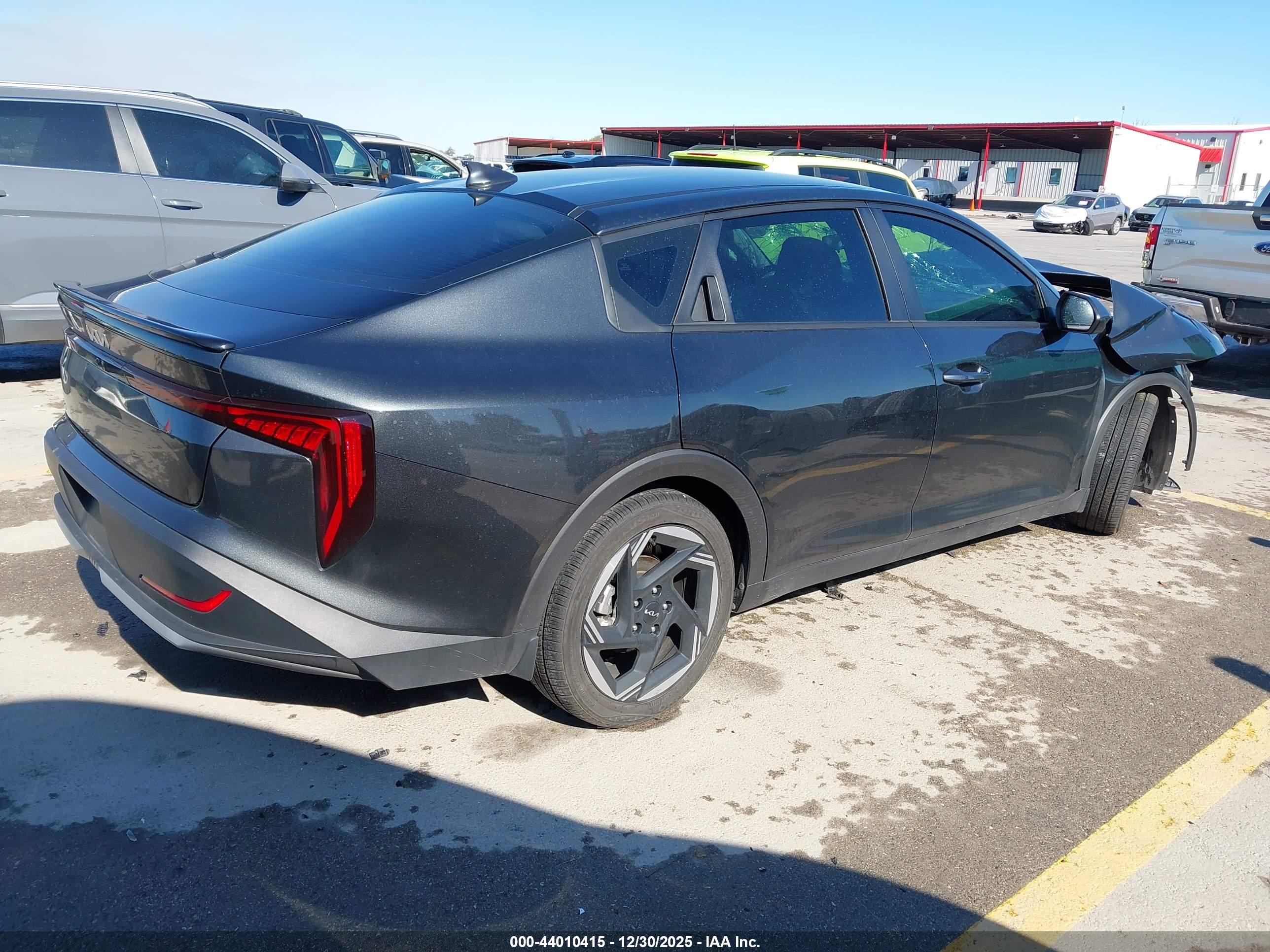 KIA K4 image 4