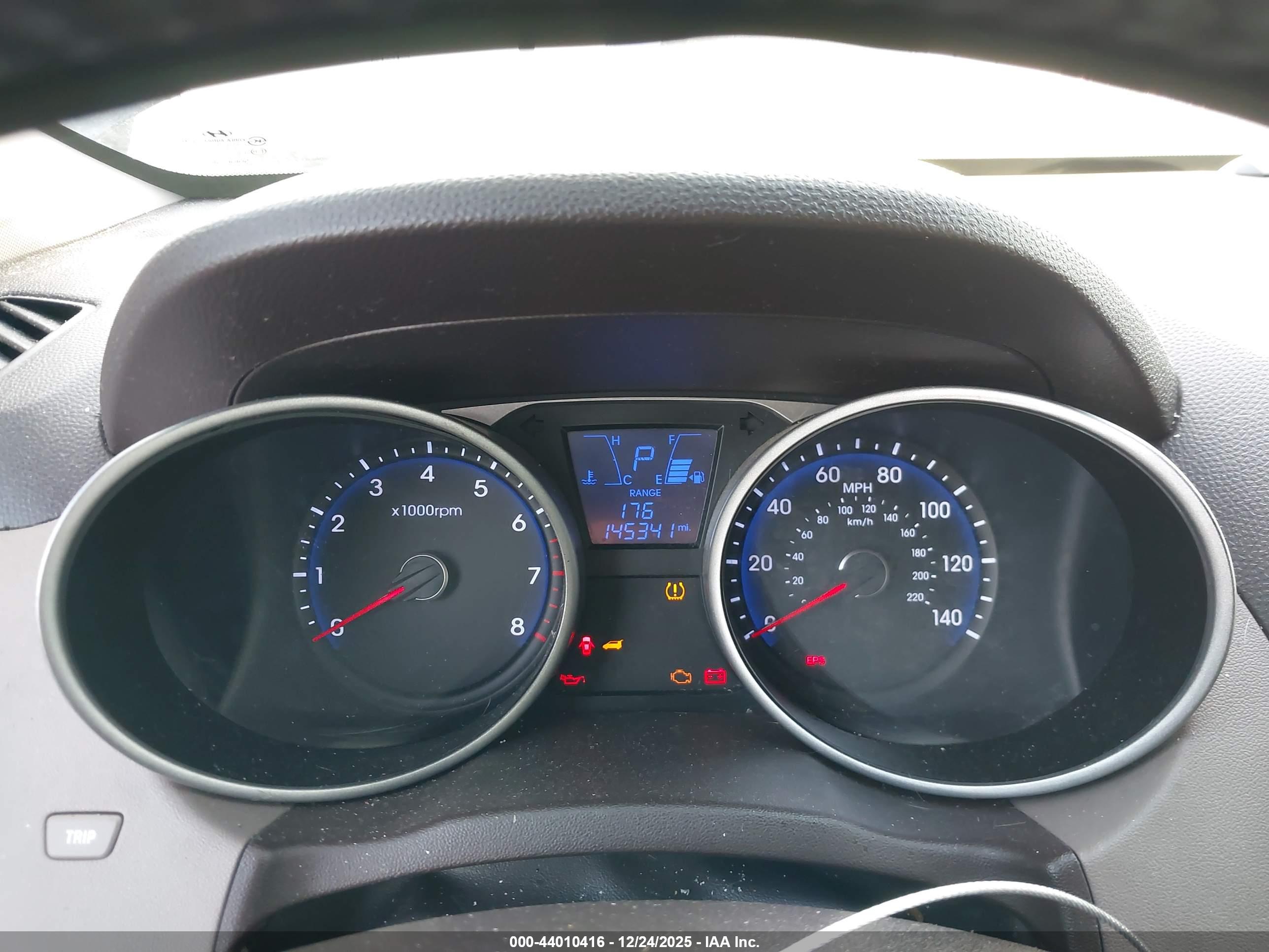 HYUNDAI TUCSON image 7