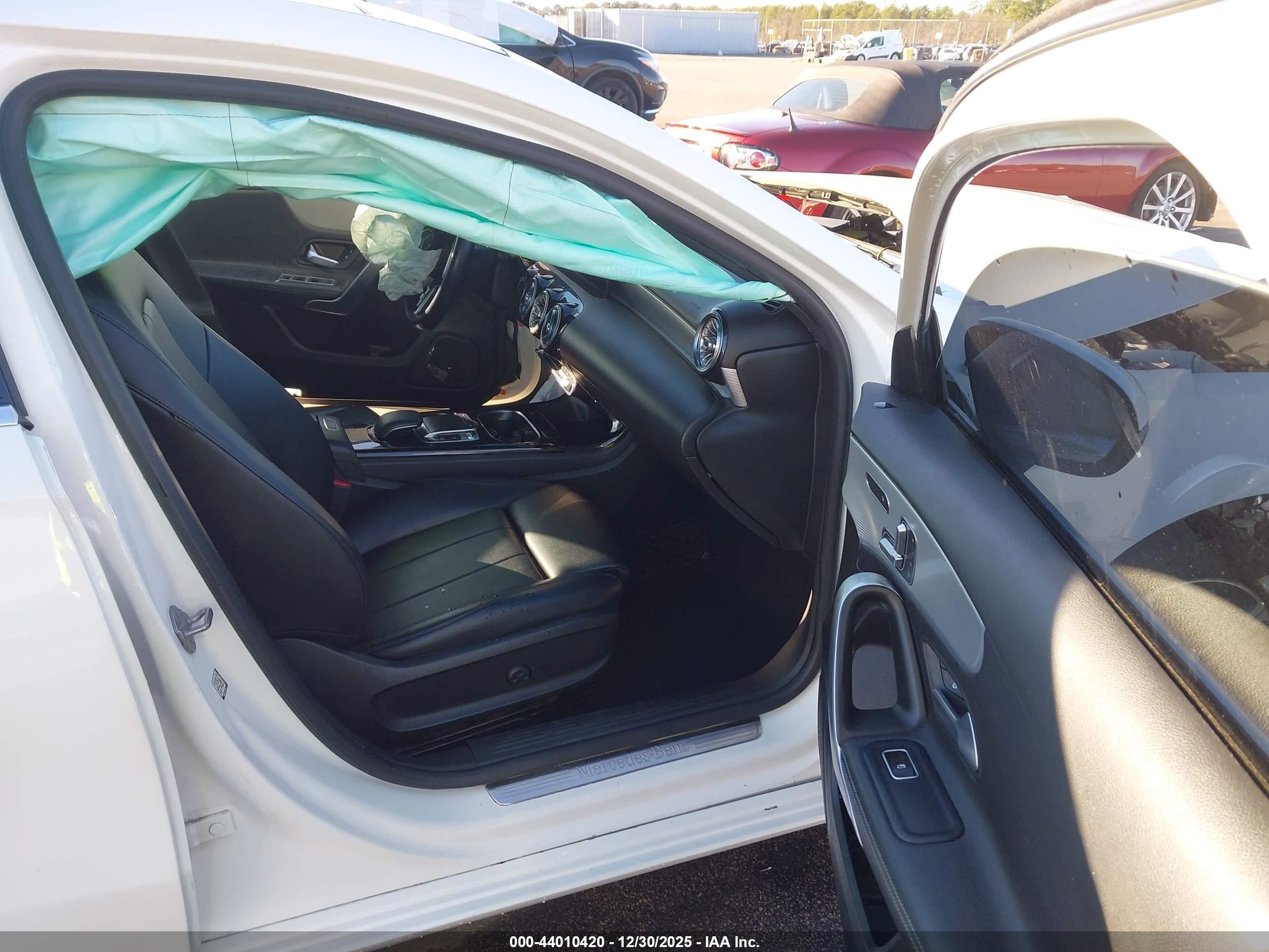 MERCEDES-BENZ A image 5