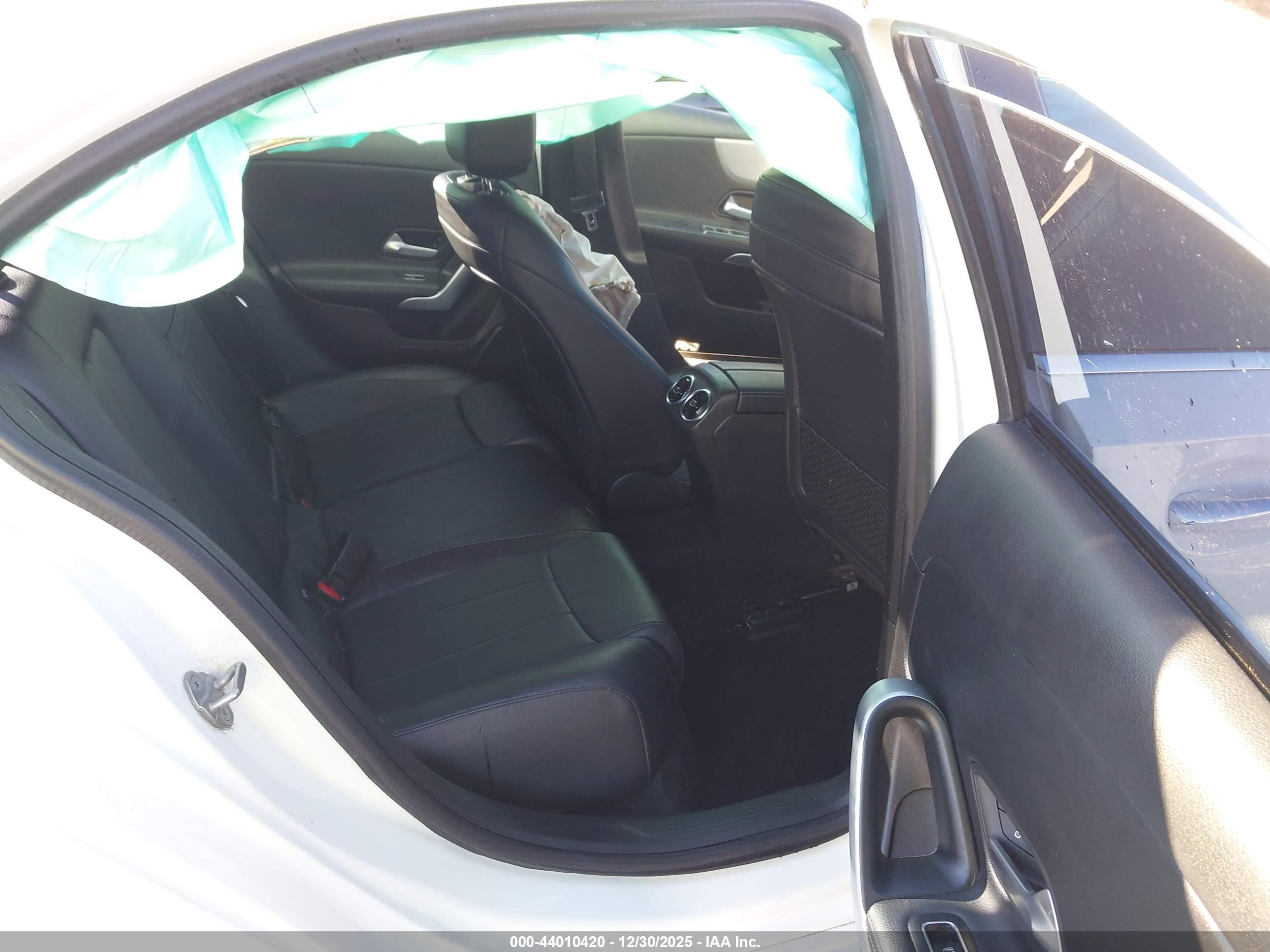 MERCEDES-BENZ A image 8