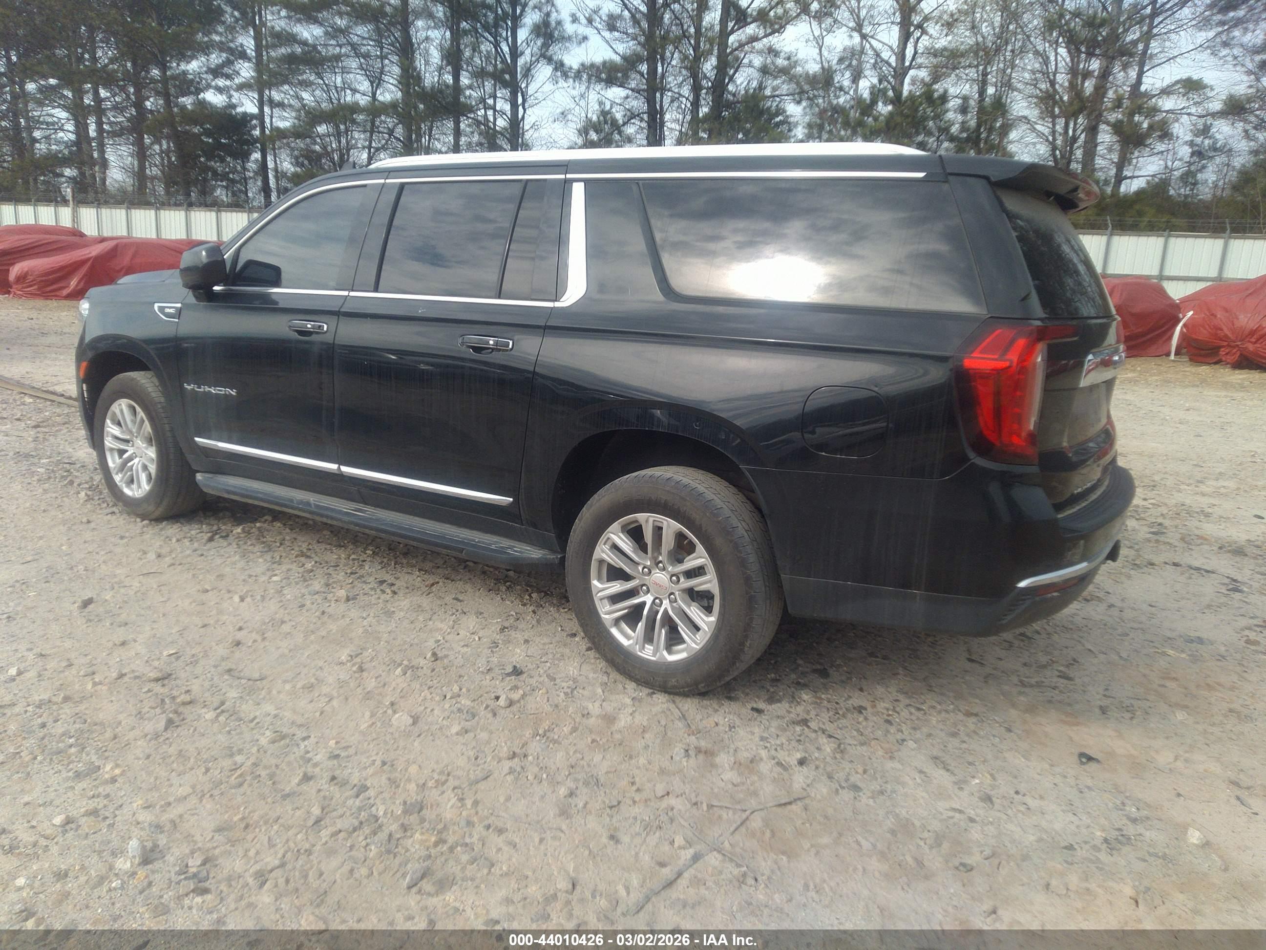 GMC YUKON image 3