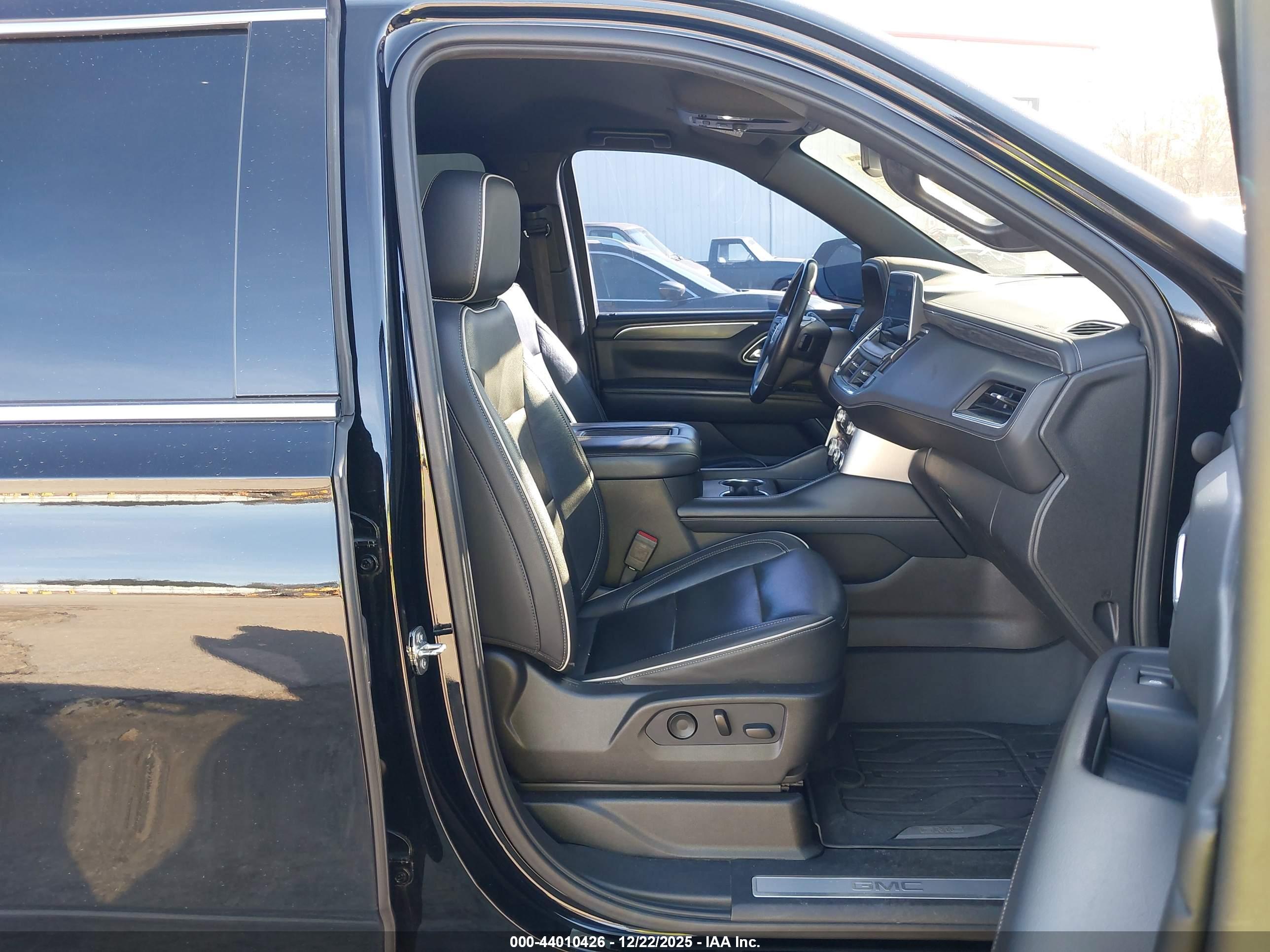 GMC YUKON image 5