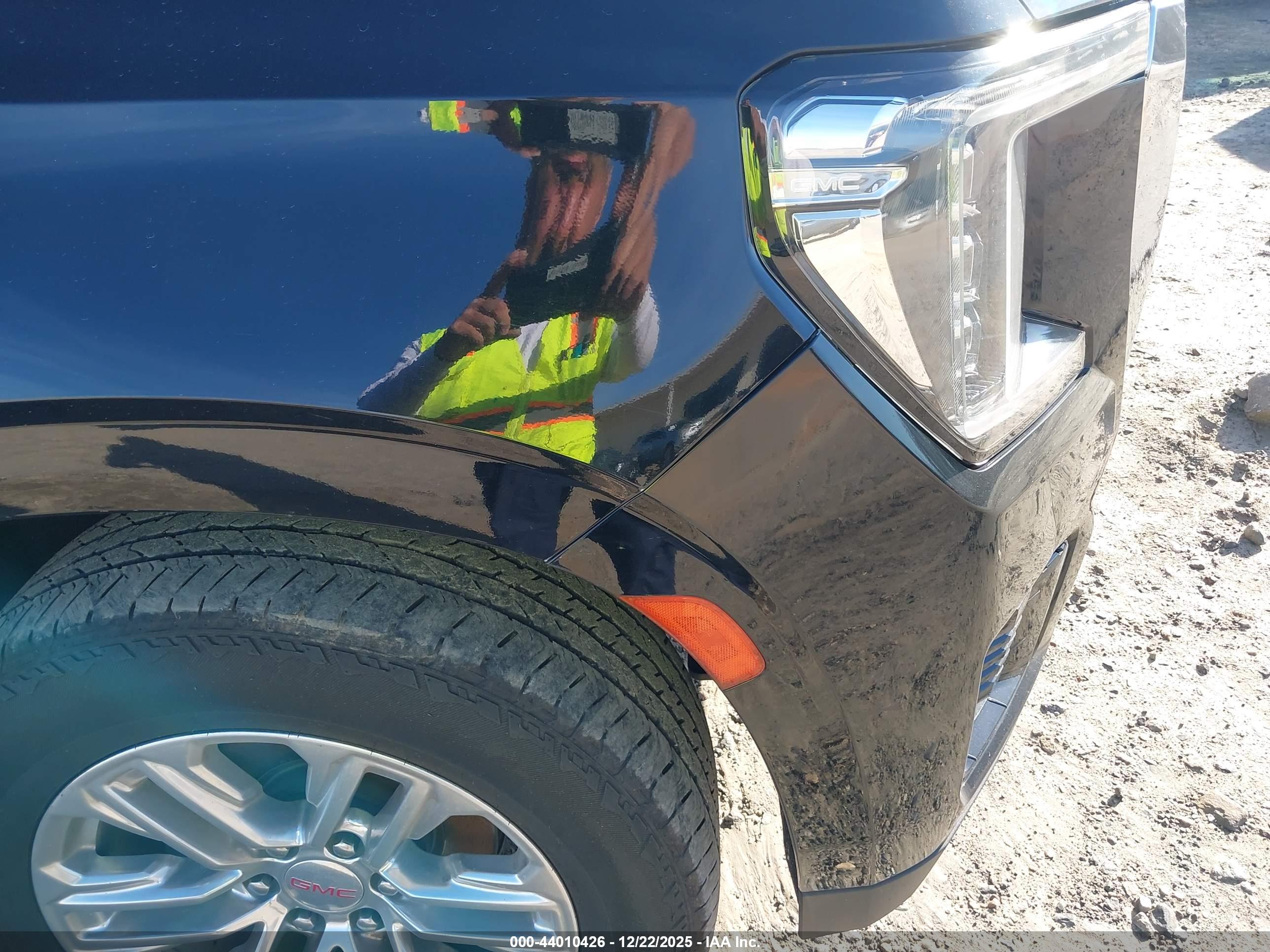 GMC YUKON image 6