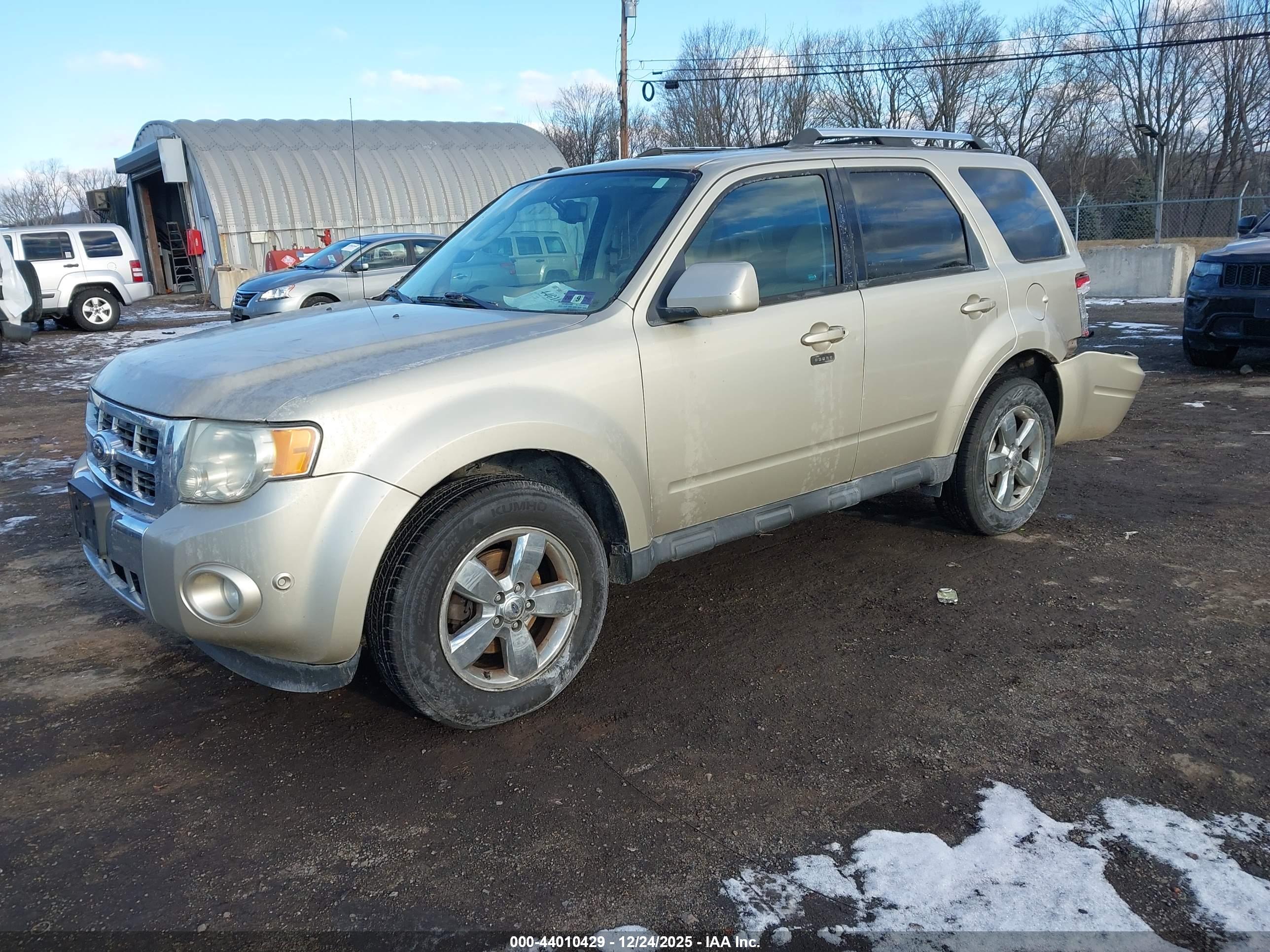 FORD ESCAPE image 2