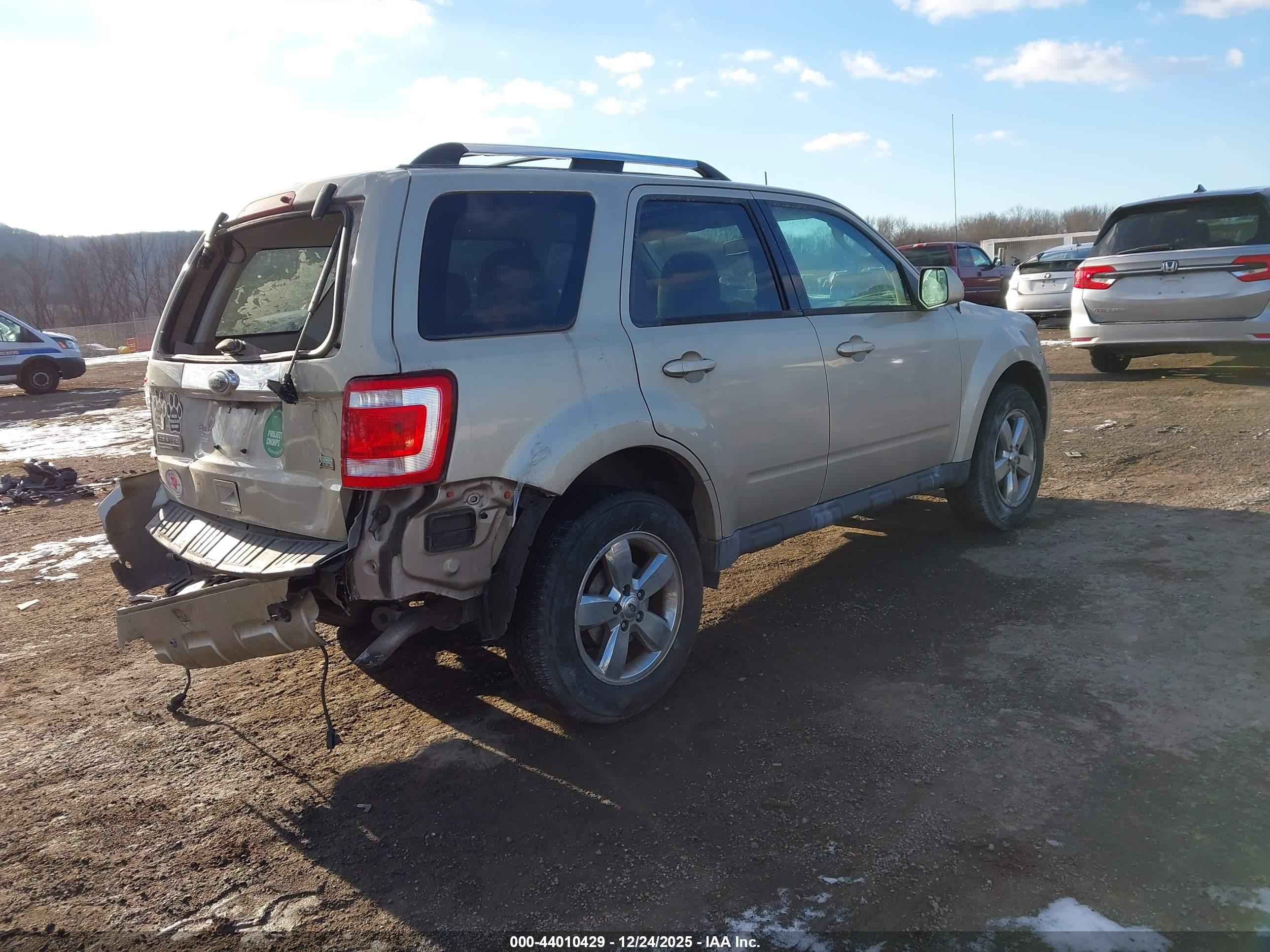 FORD ESCAPE image 4