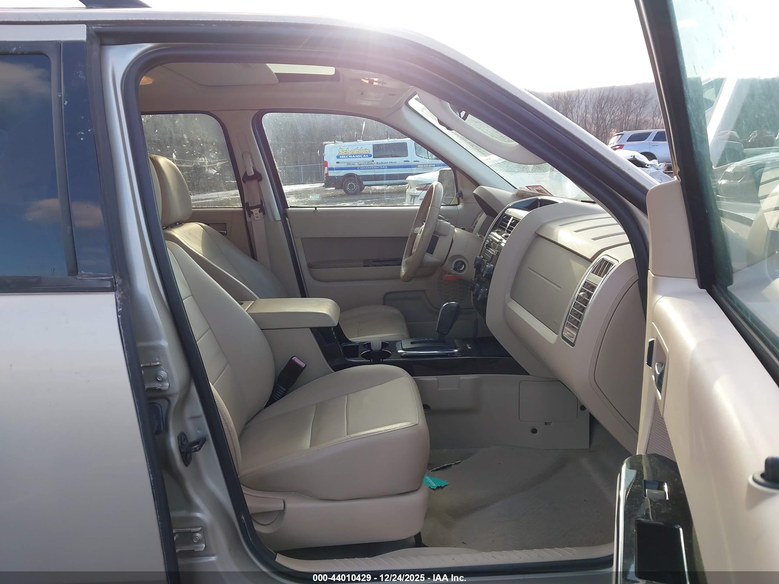 FORD ESCAPE image 5