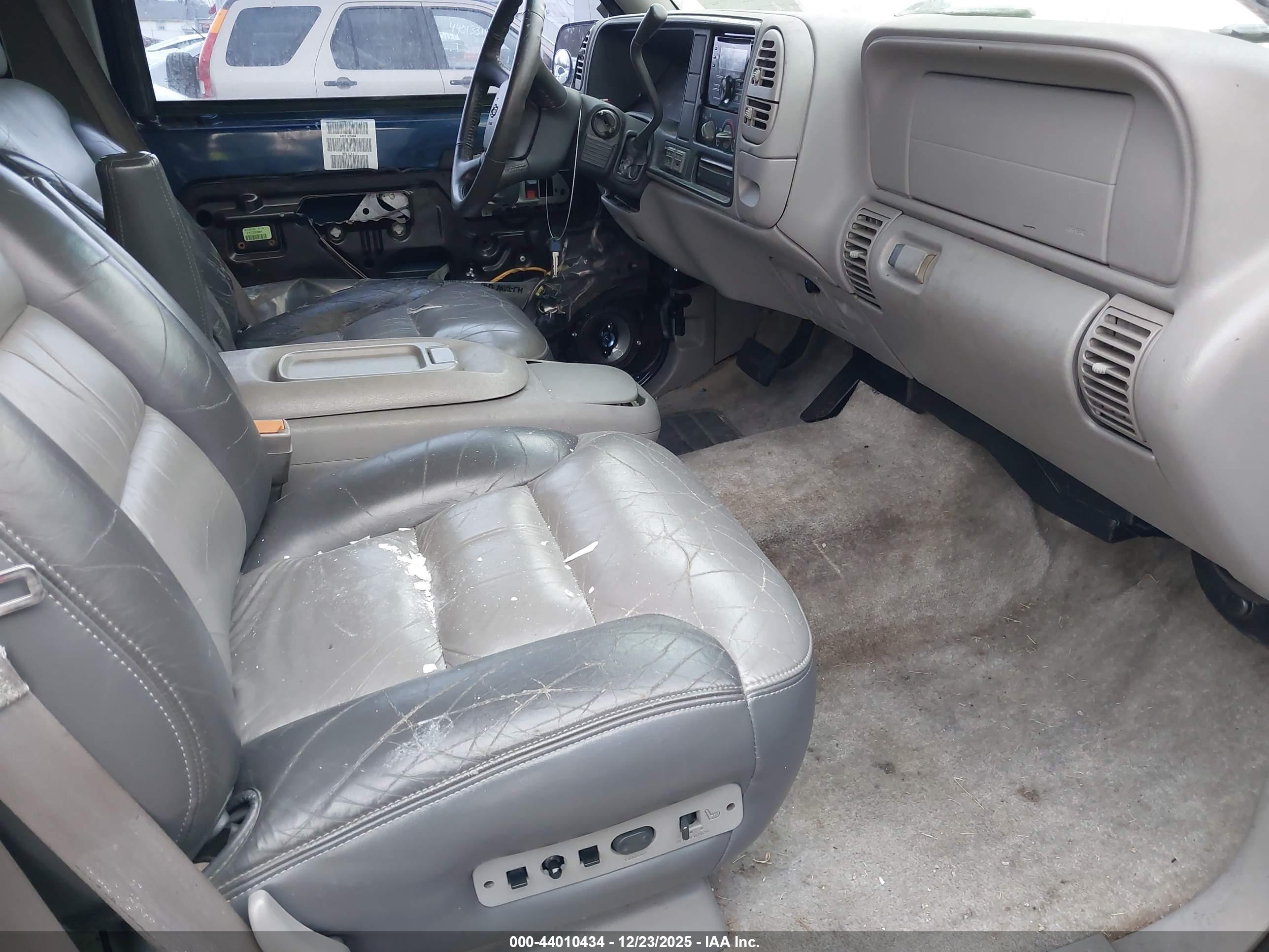 CHEVROLET TAHOE image 5
