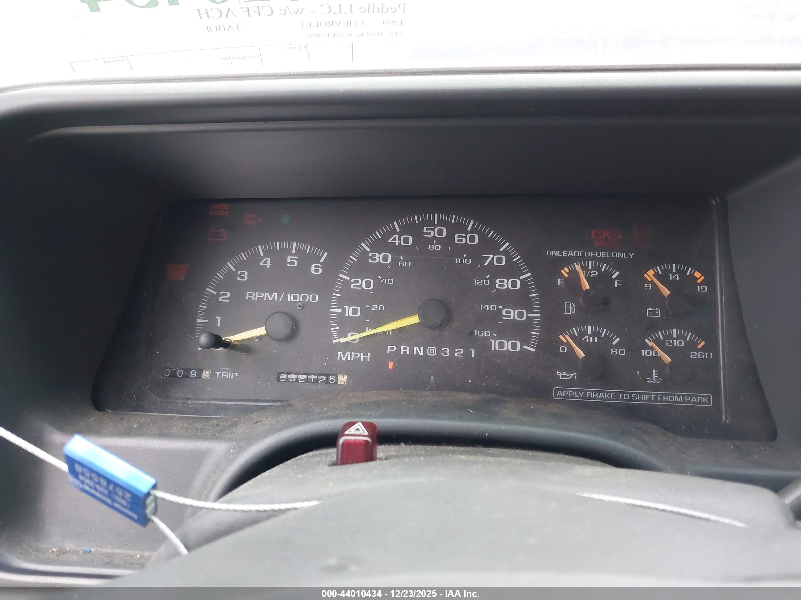 CHEVROLET TAHOE image 7