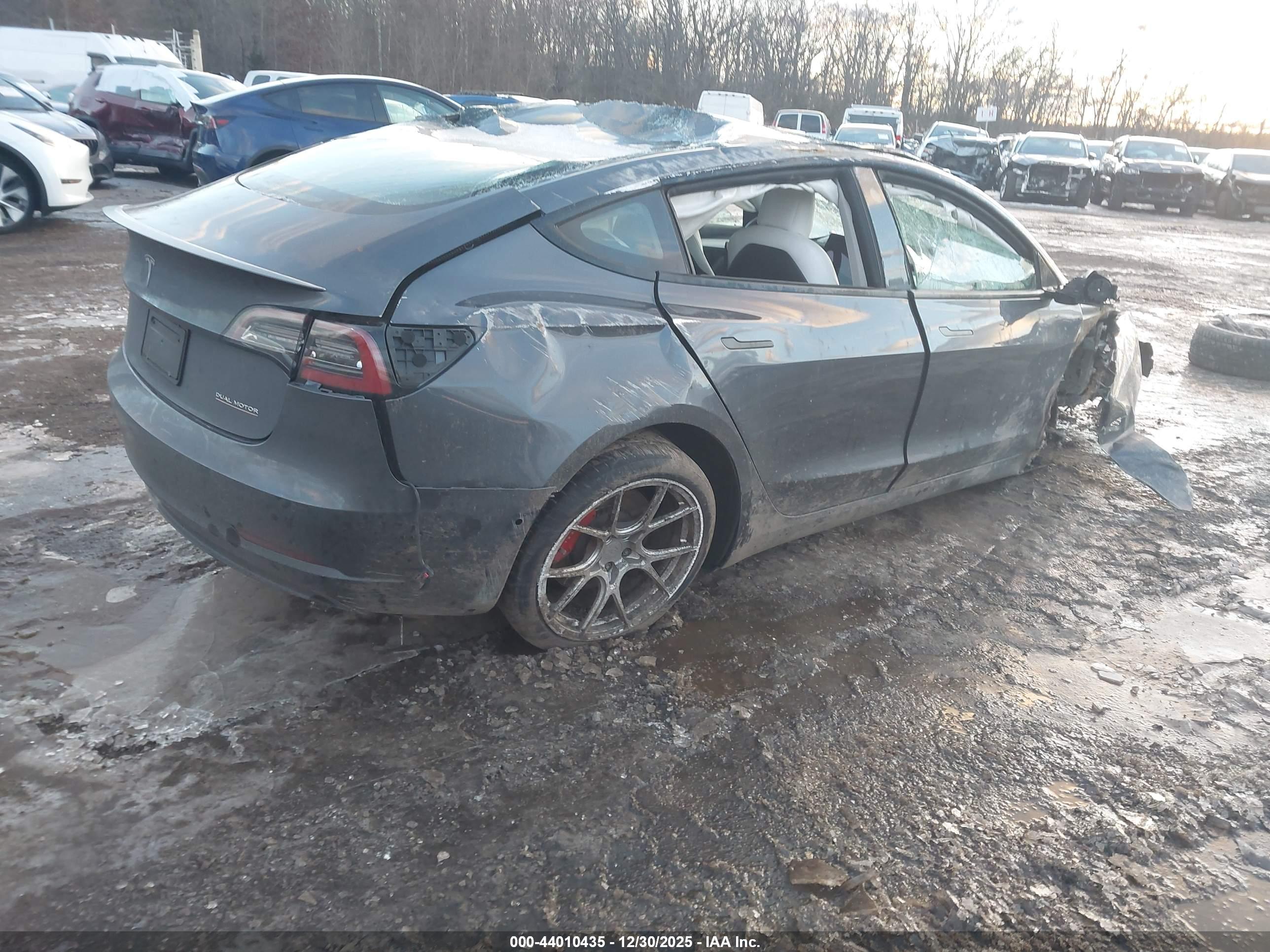 TESLA MODEL image 4