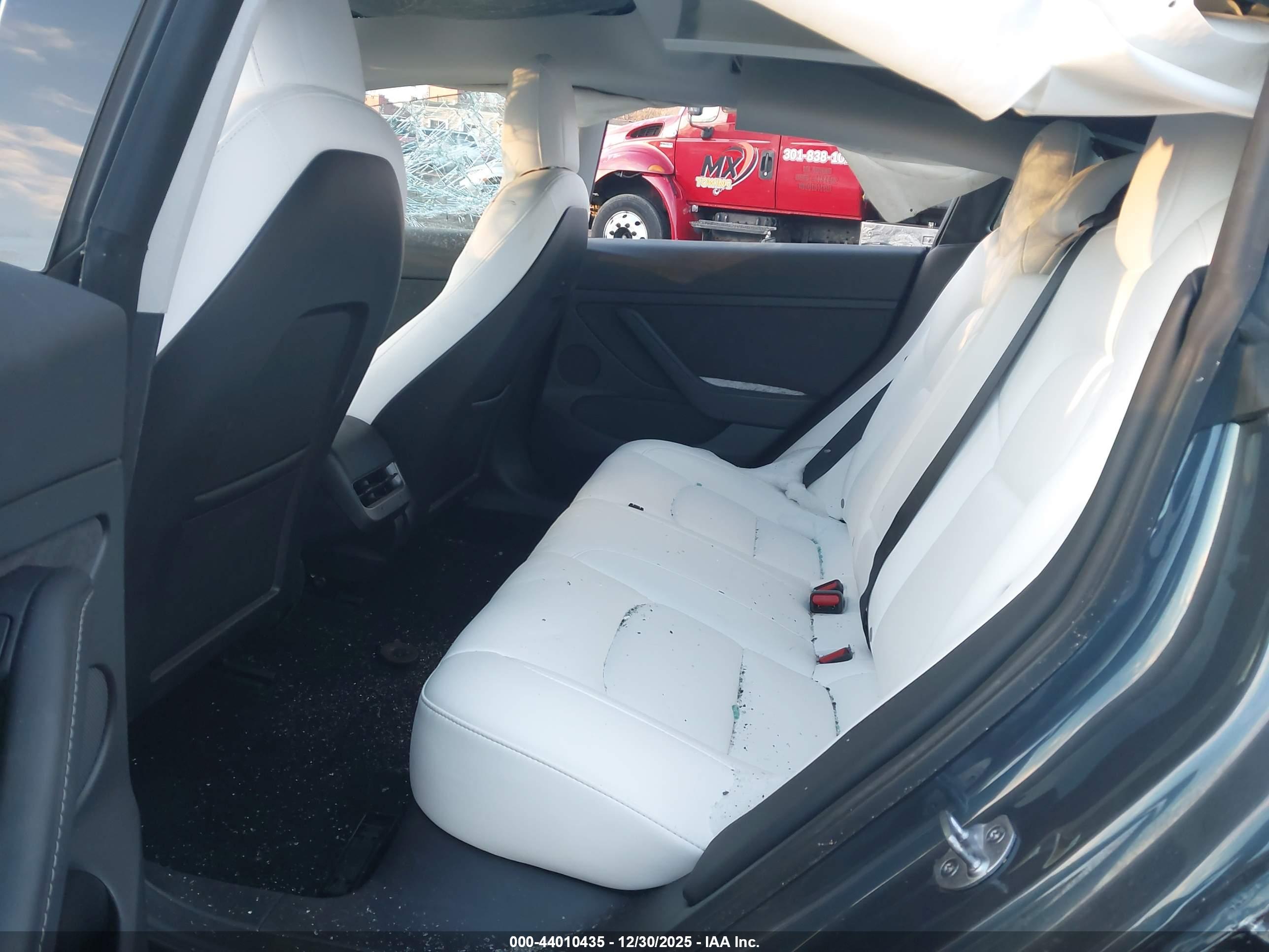 TESLA MODEL image 8