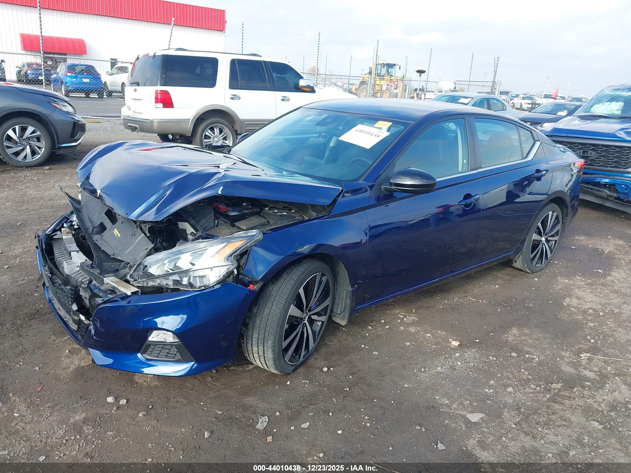 NISSAN ALTIMA image 2
